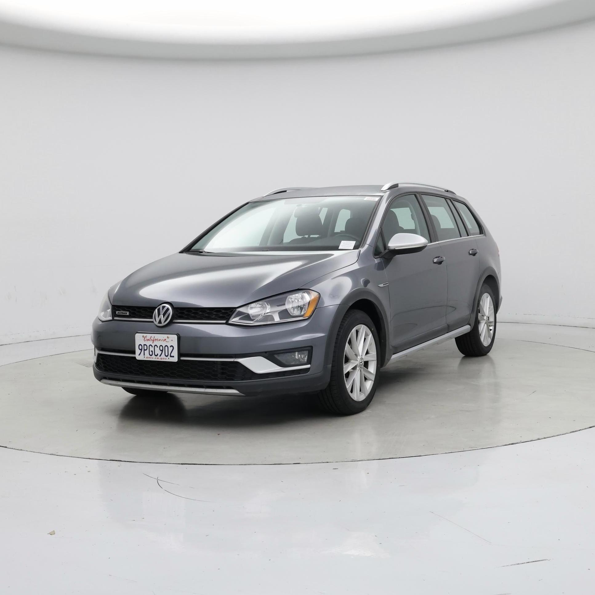 Thumbnail: 2017 Volkswagen Golf - 4