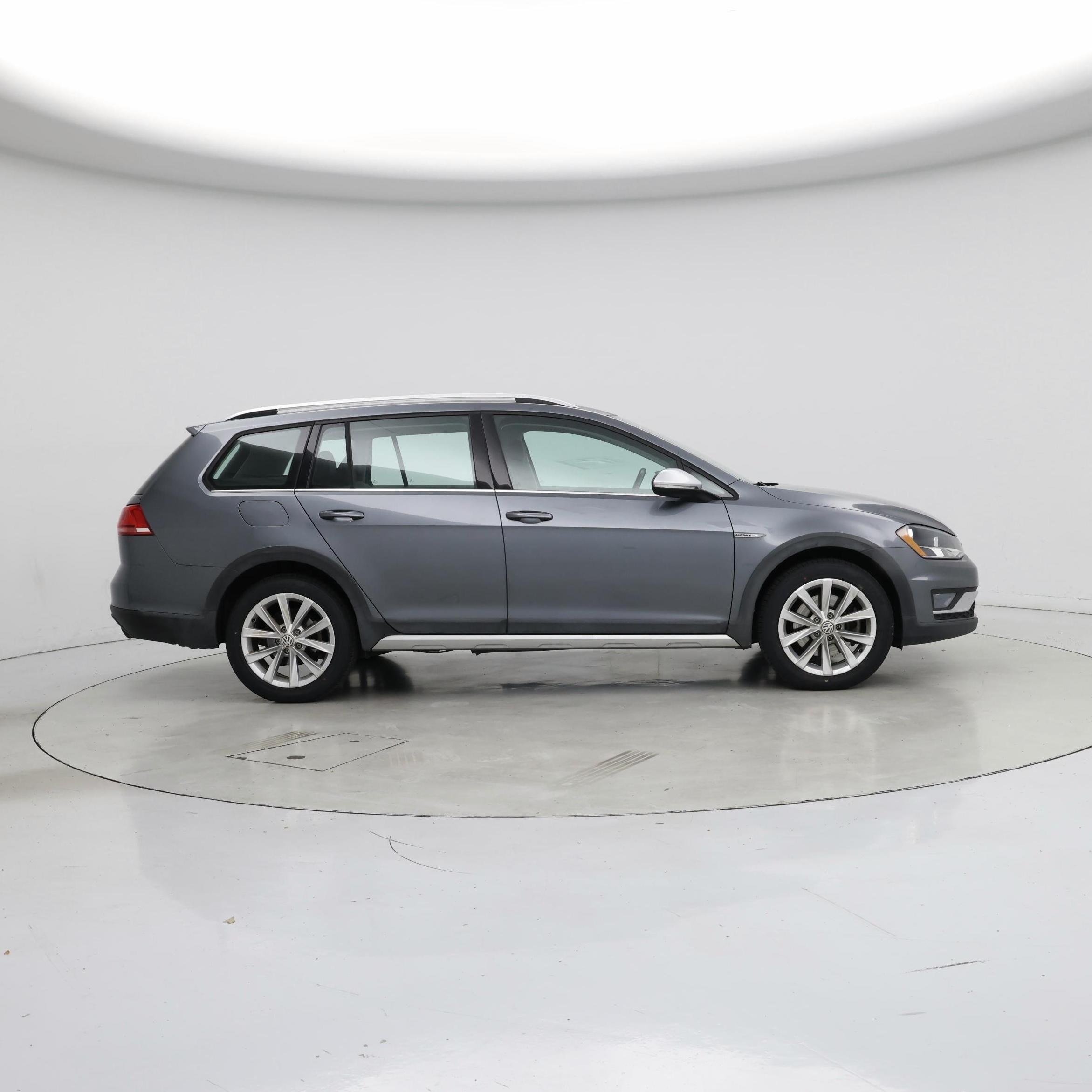 Thumbnail: 2017 Volkswagen Golf - 7