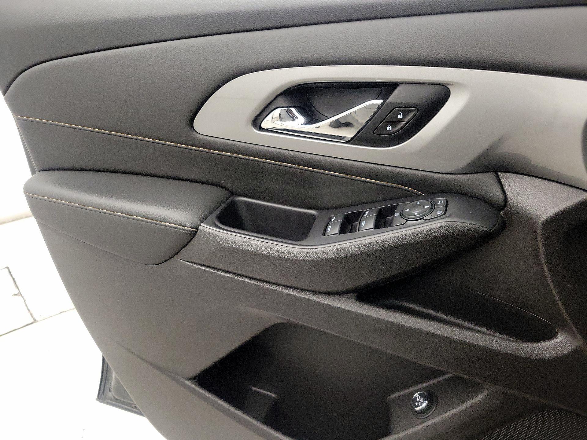 Thumbnail: 2021 Chevrolet Traverse - 12