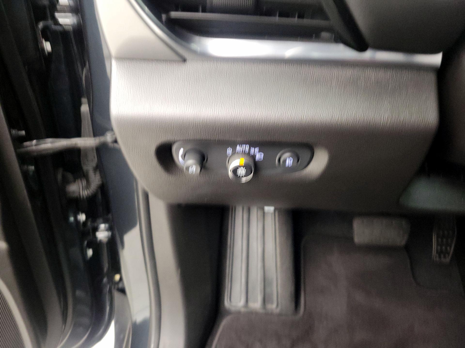 Thumbnail: 2021 Chevrolet Traverse - 13