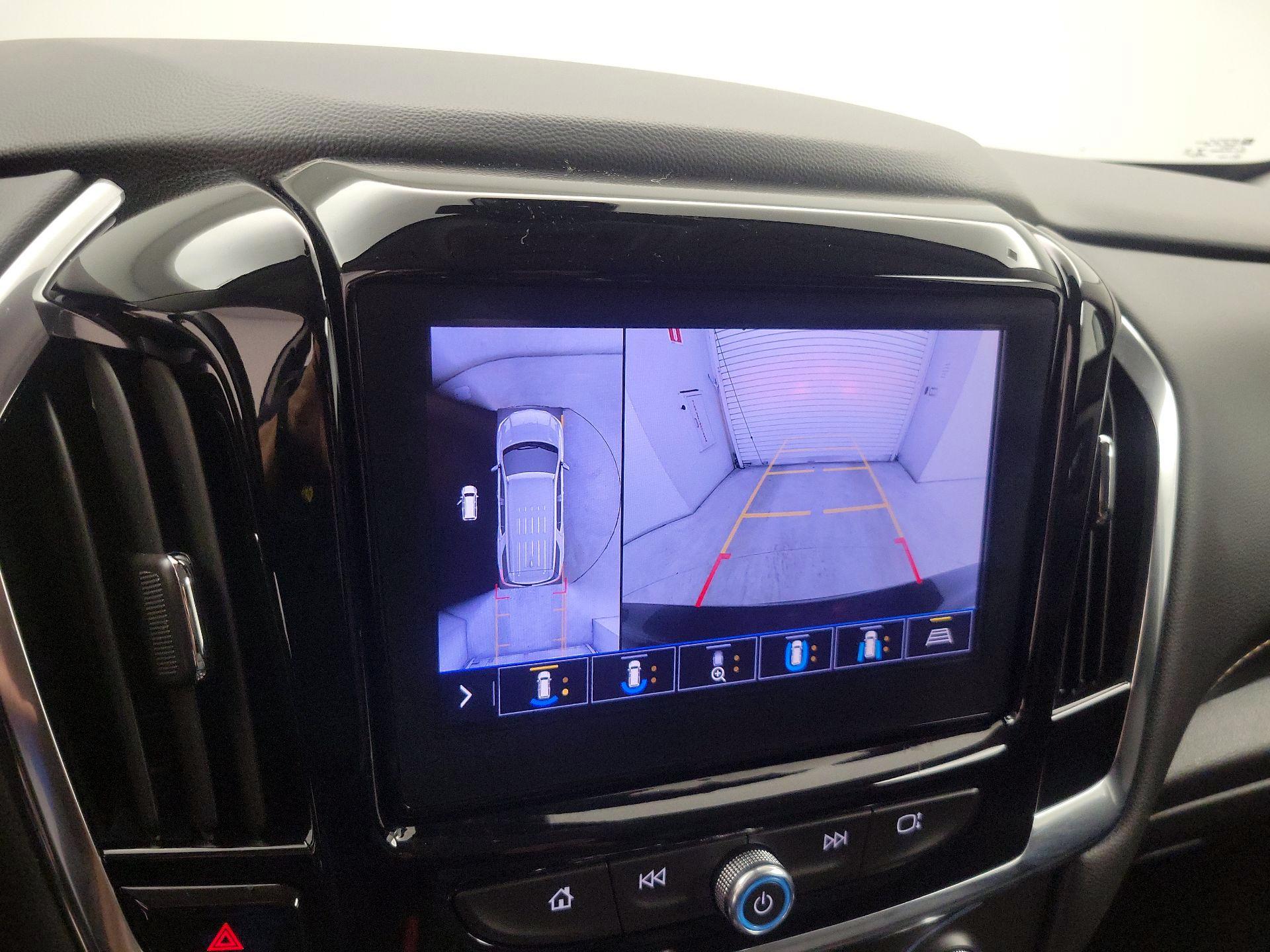 Thumbnail: 2021 Chevrolet Traverse - 14