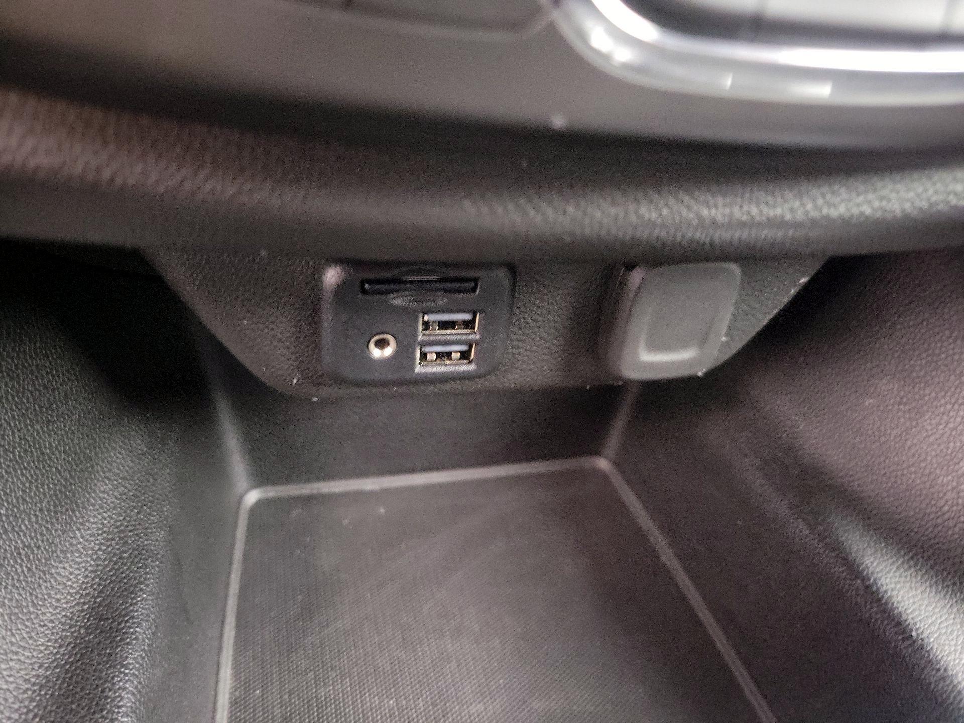 Thumbnail: 2021 Chevrolet Traverse - 18