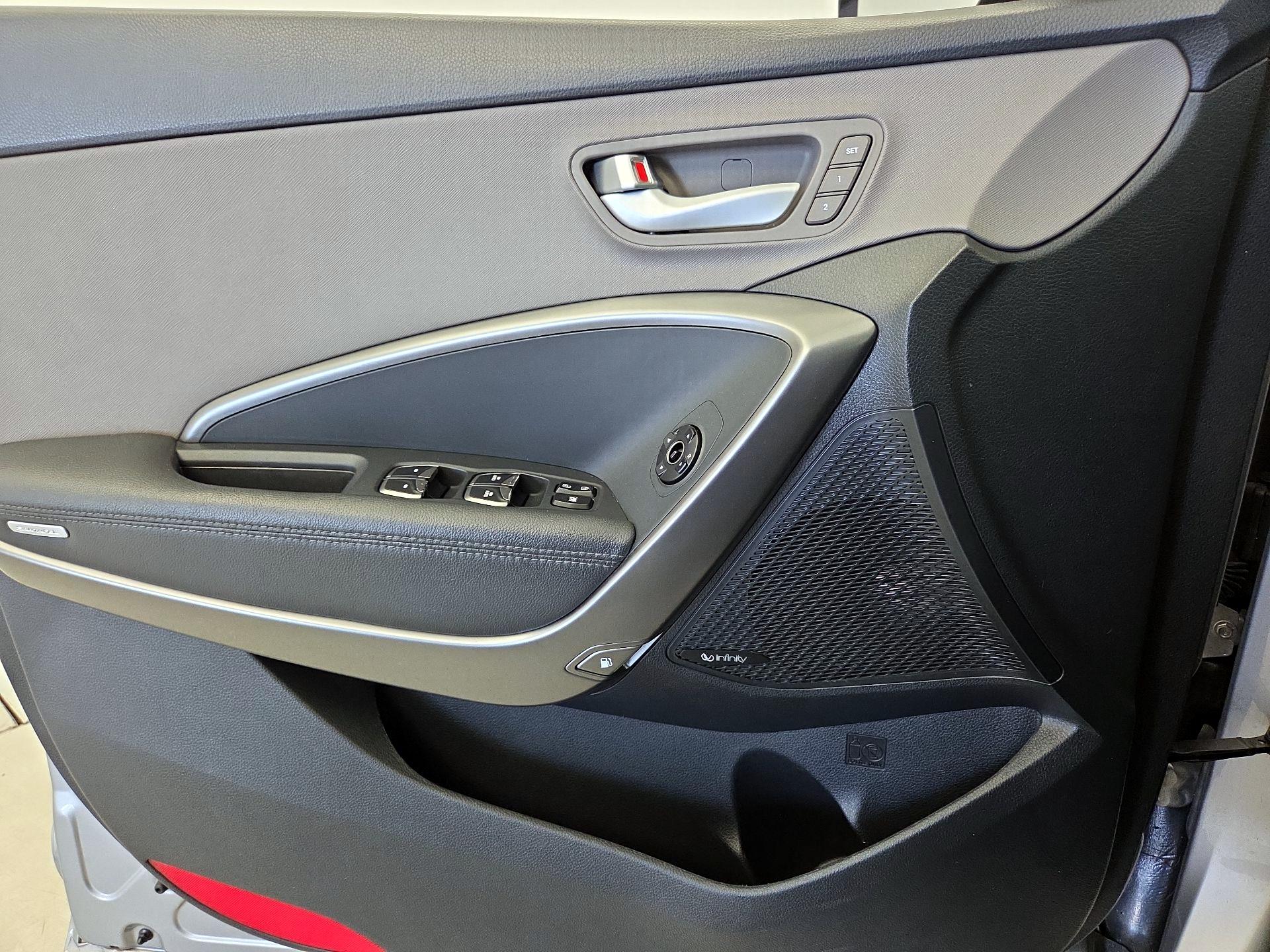 Thumbnail: 2017 Hyundai Santa Fe - 12