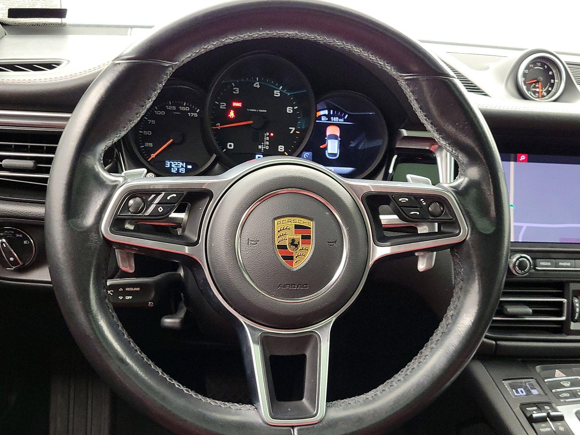 Thumbnail: 2021 Porsche Macan - 10