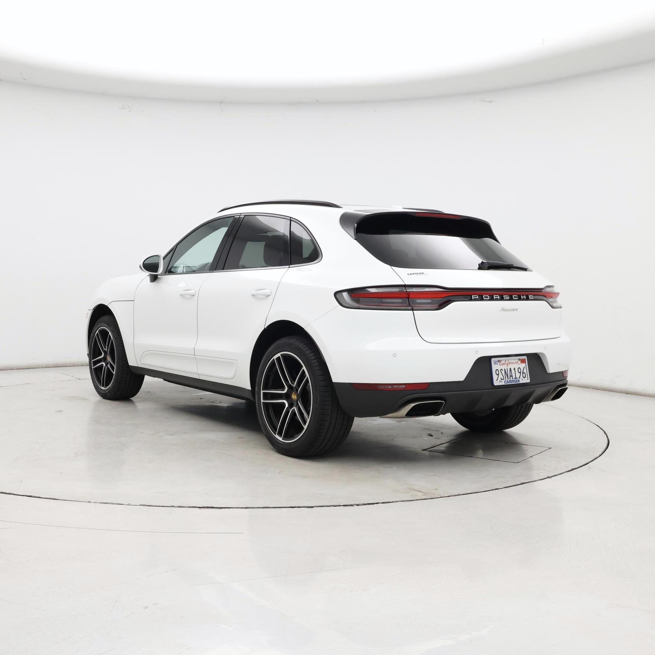 Thumbnail: 2021 Porsche Macan - 2