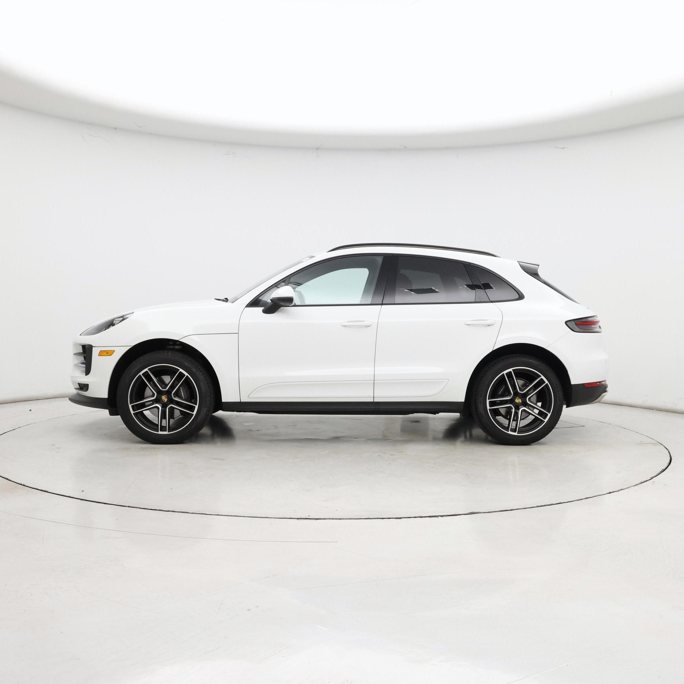 Thumbnail: 2021 Porsche Macan - 3