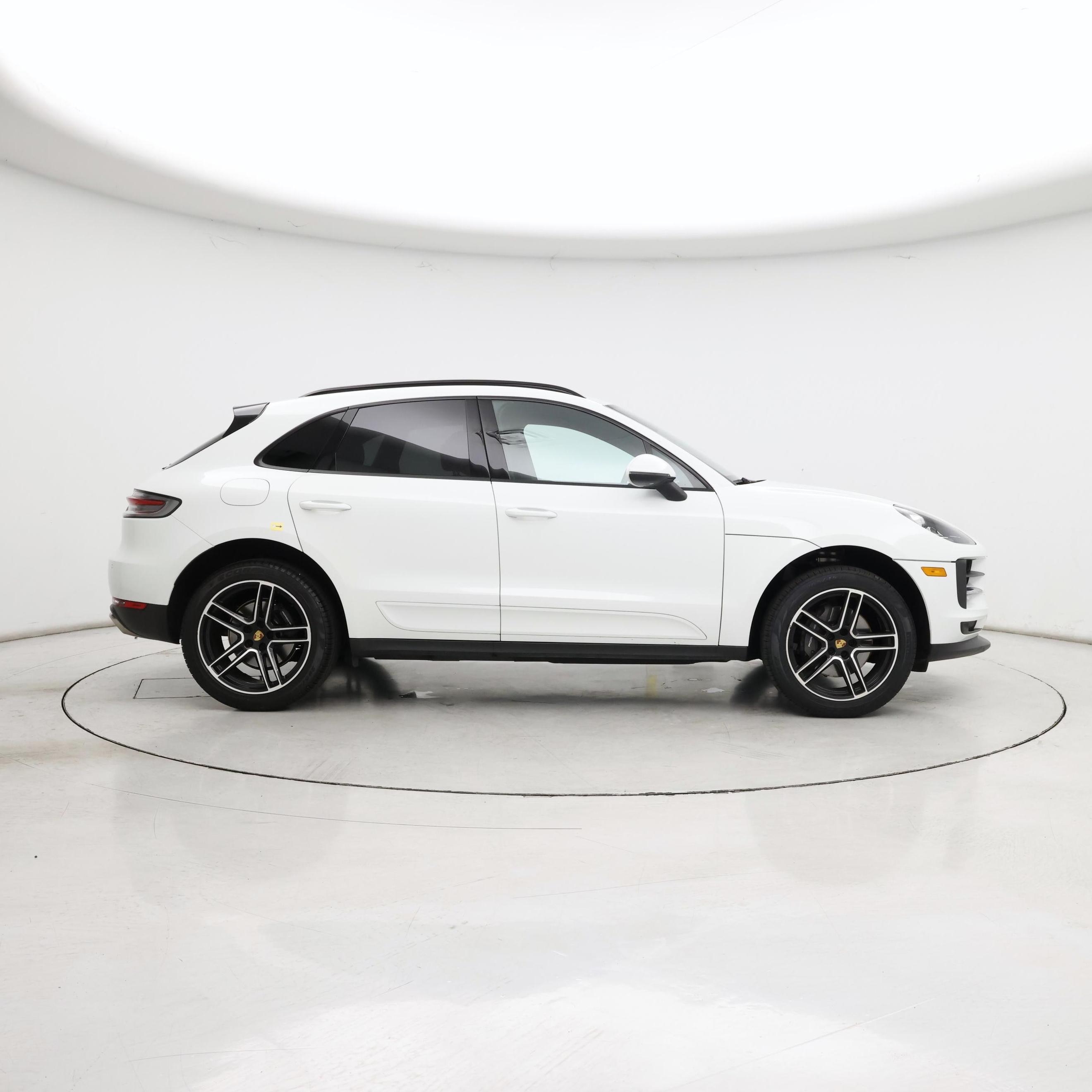 Thumbnail: 2021 Porsche Macan - 7