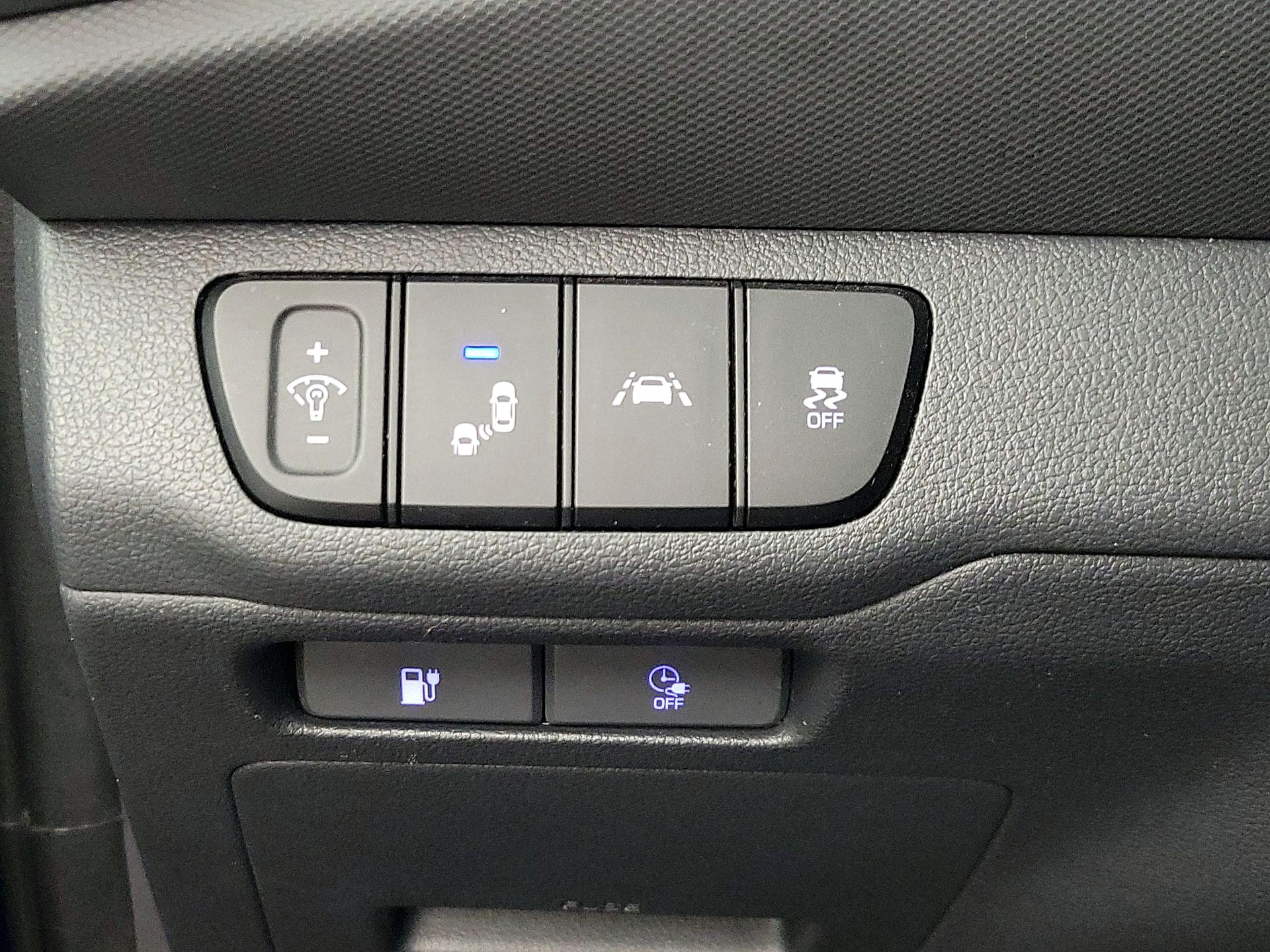 Thumbnail: 2020 Hyundai Ioniq - 13