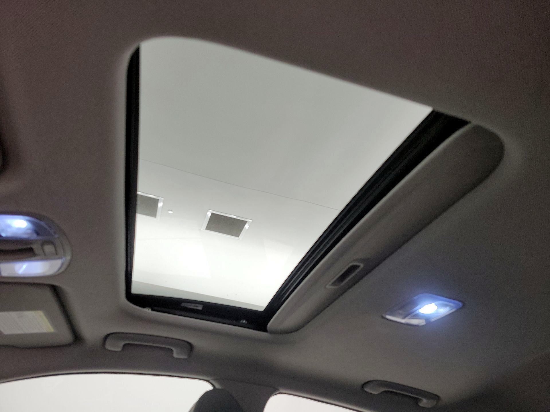 Thumbnail: 2020 Hyundai Ioniq - 20