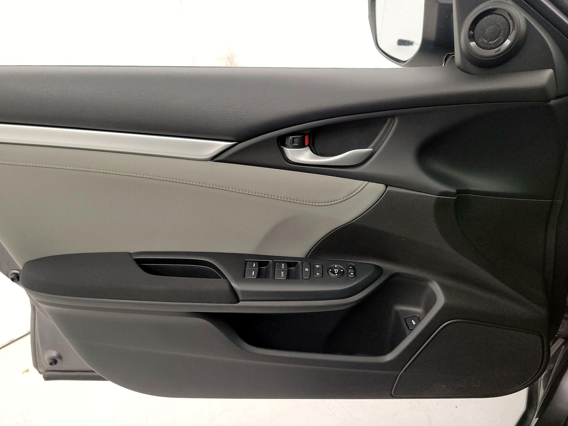 Thumbnail: 2016 Honda Civic - 12