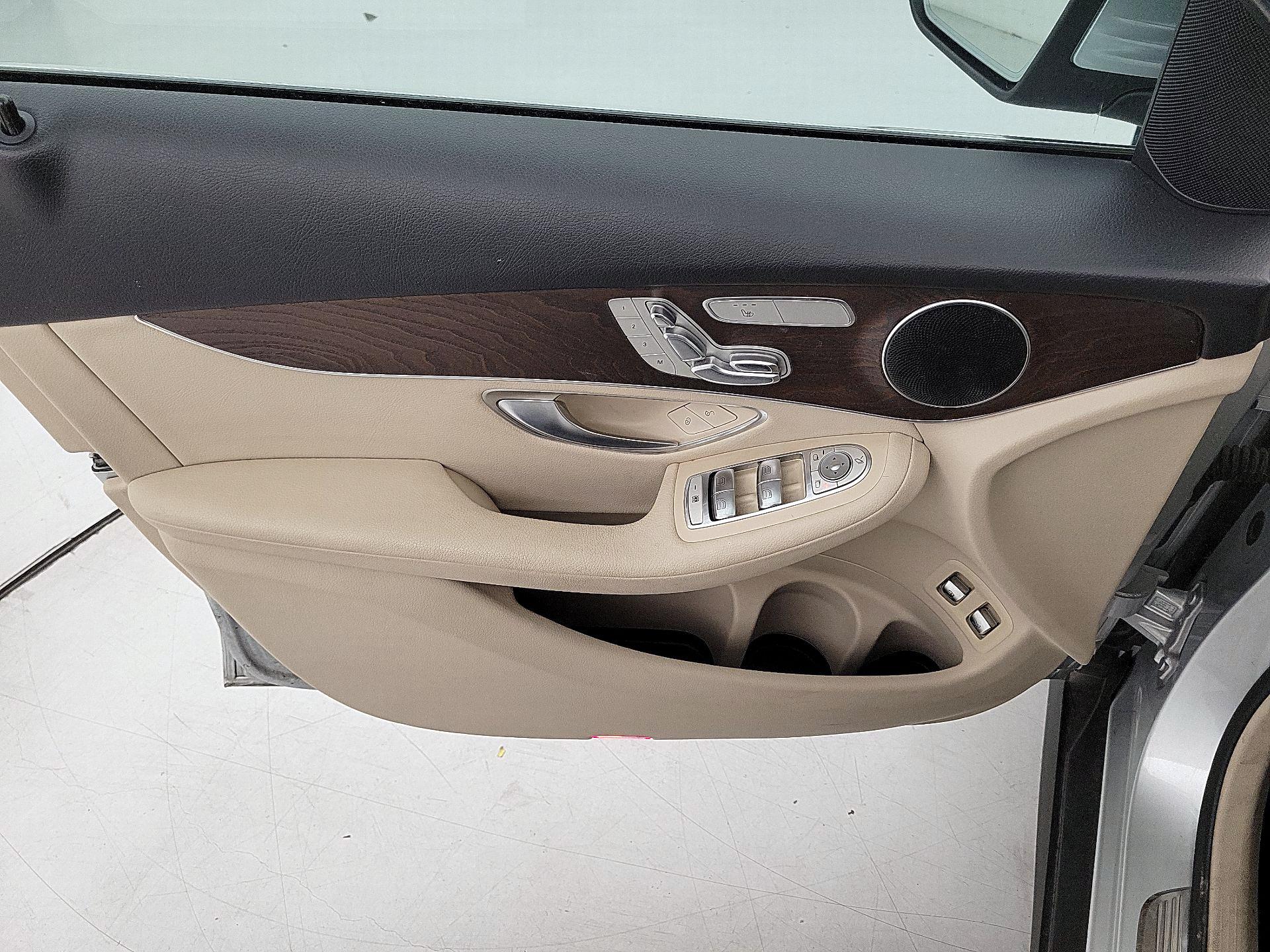 Thumbnail: 2019 Mercedes-Benz GLC - 12