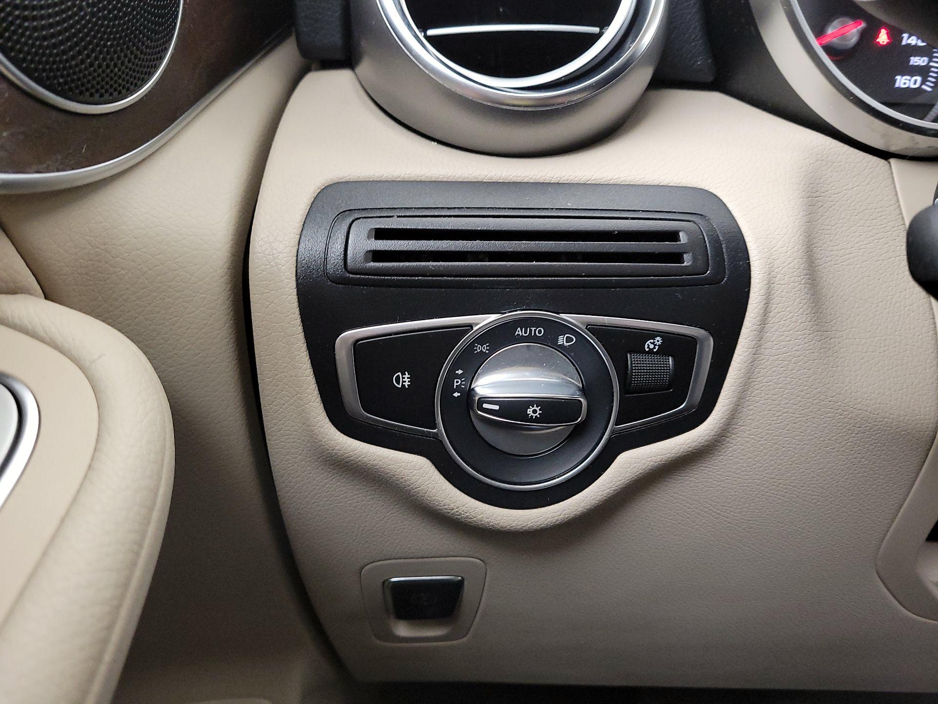 Thumbnail: 2019 Mercedes-Benz GLC - 13