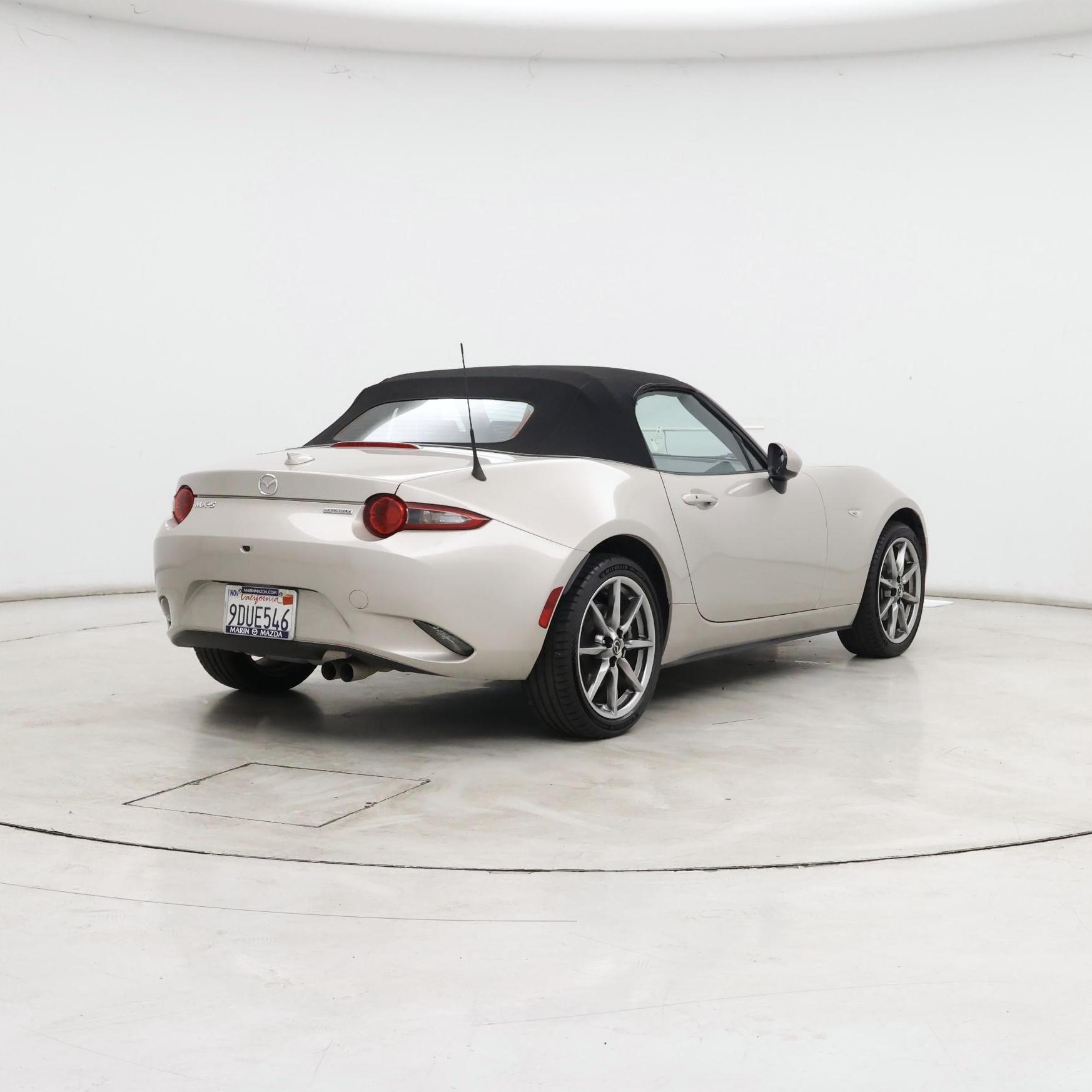 Thumbnail: 2022 Mazda MX-5 Miata - 8