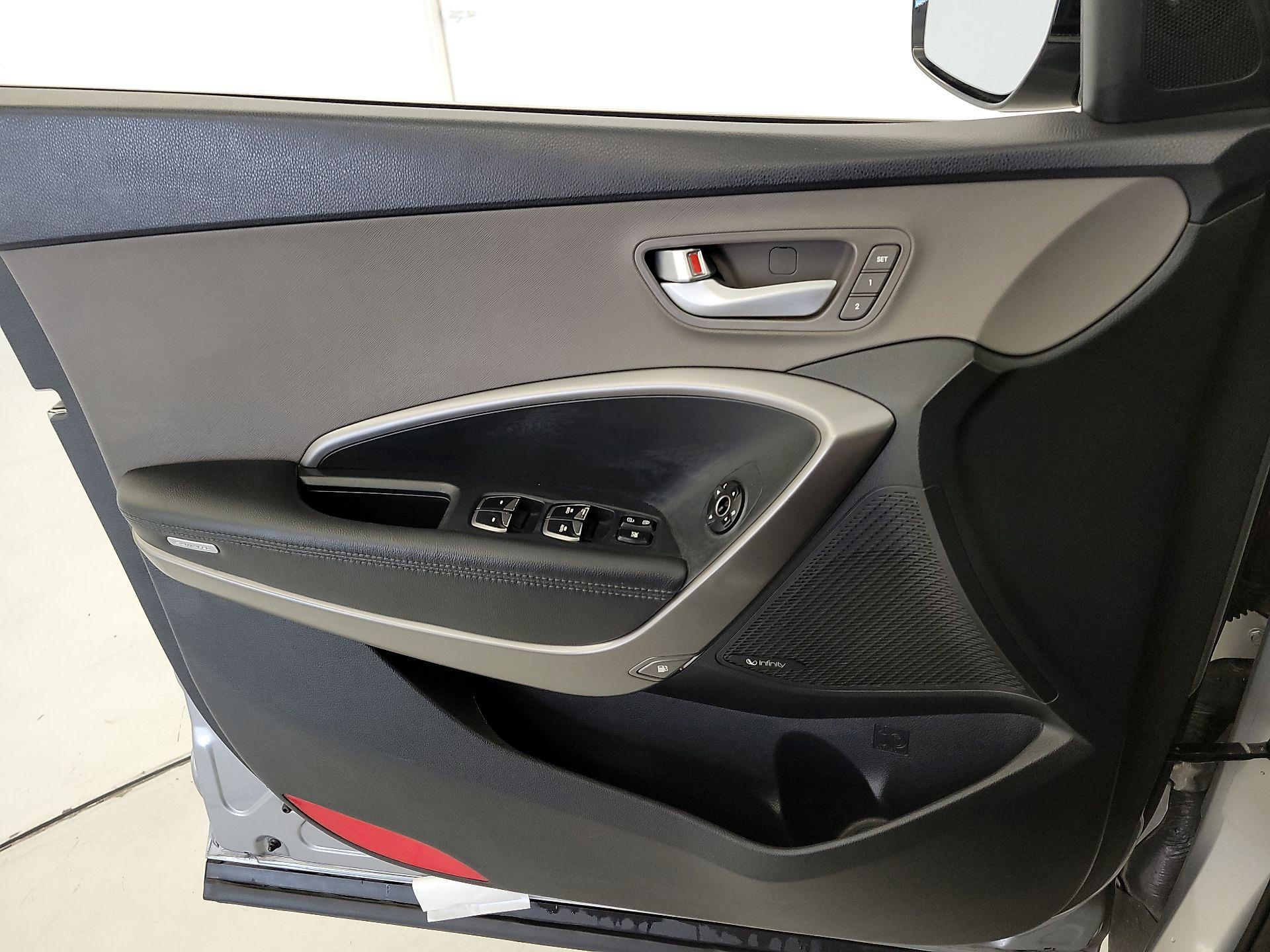 Thumbnail: 2017 Hyundai Santa Fe - 12