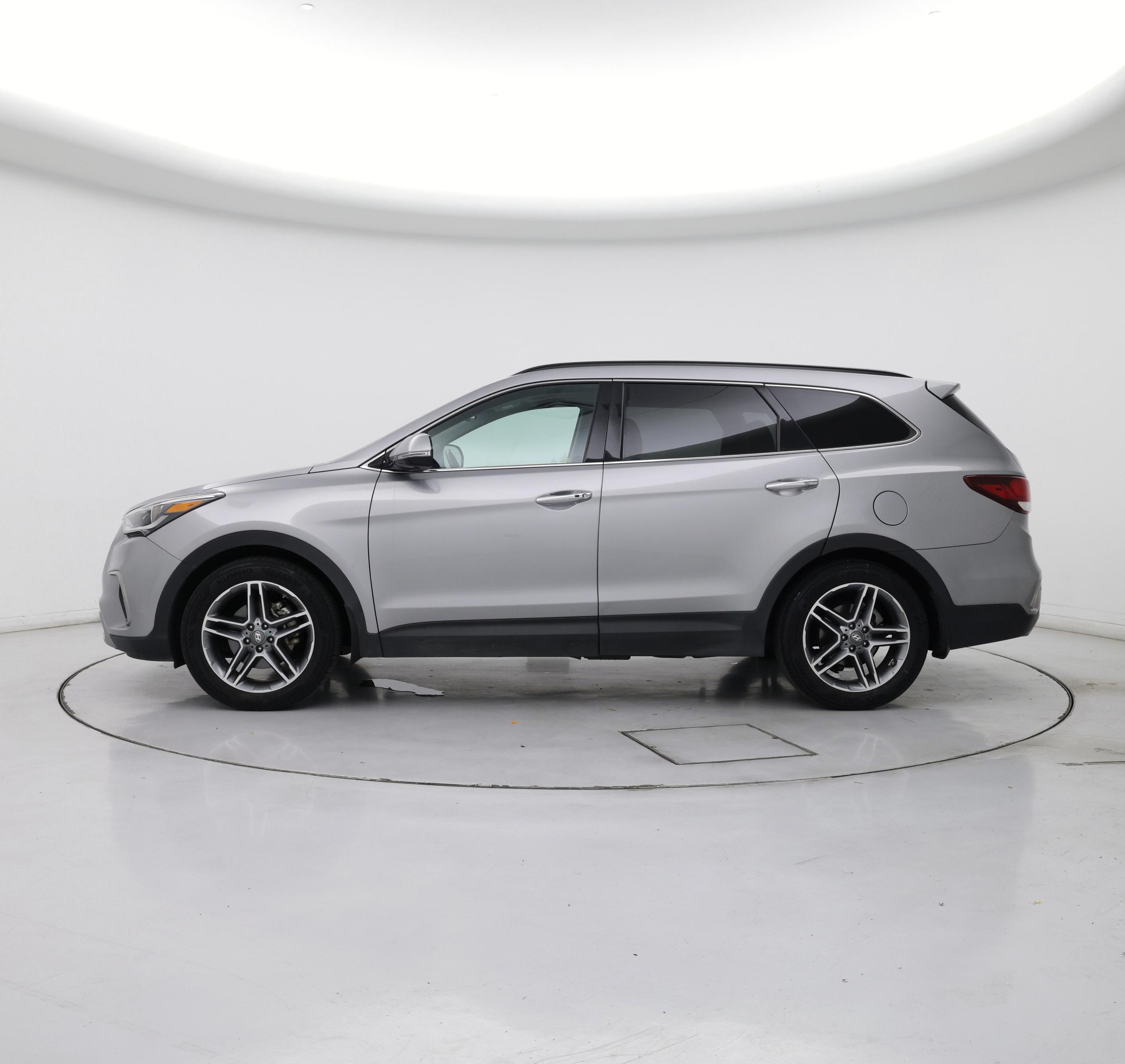 Thumbnail: 2017 Hyundai Santa Fe - 3
