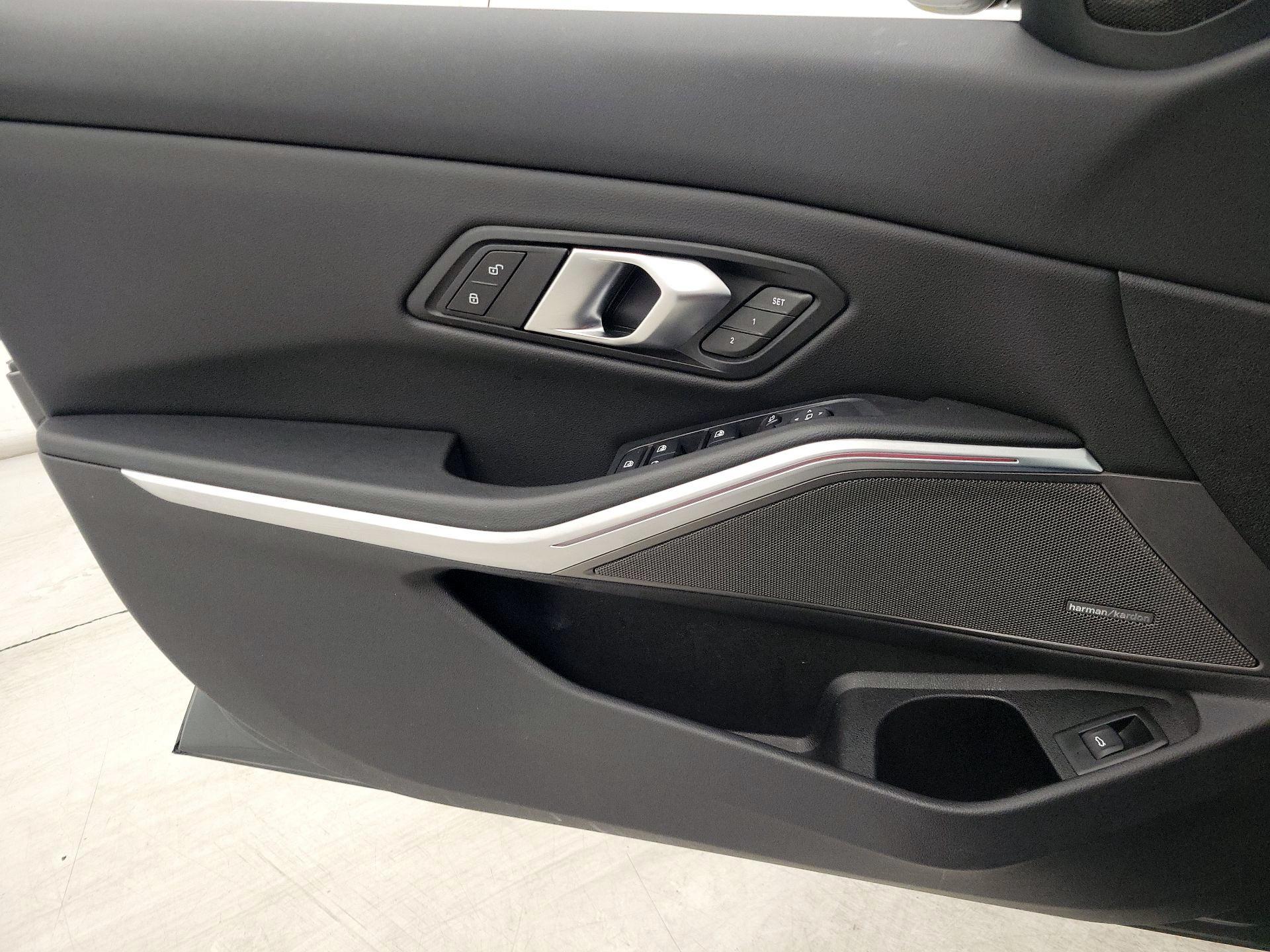 Thumbnail: 2024 BMW 3 Series - 12