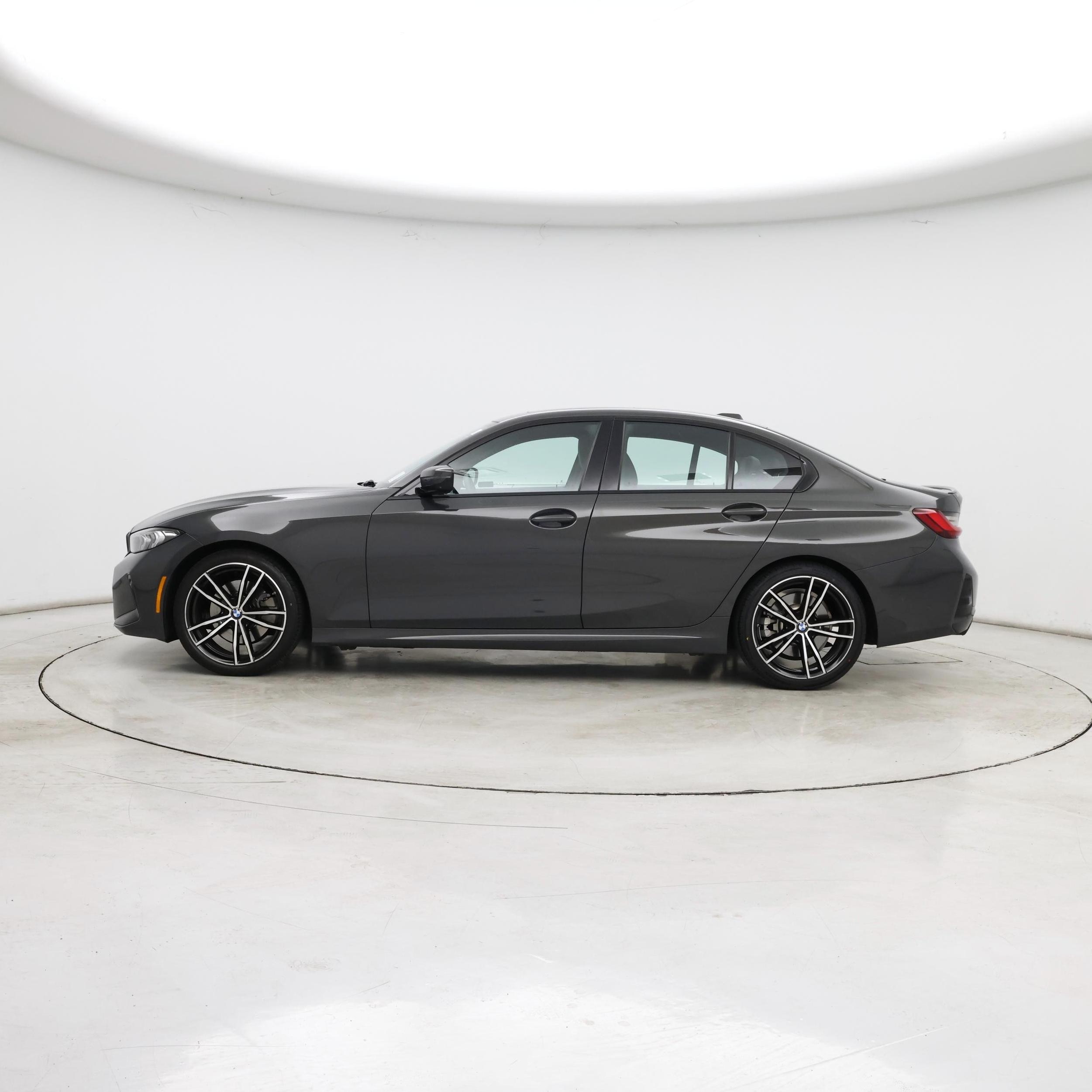 Thumbnail: 2024 BMW 3 Series - 3