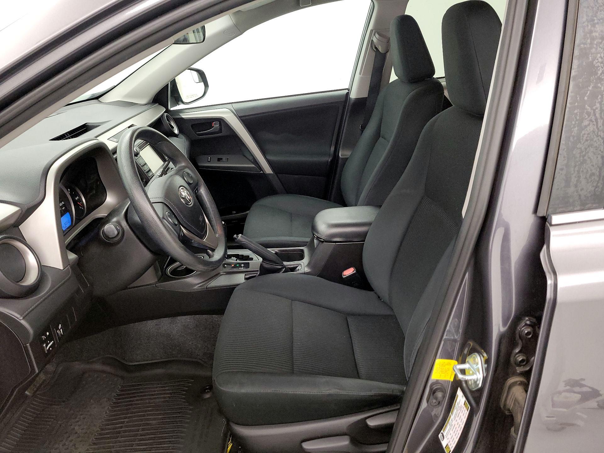 Thumbnail: 2016 Toyota RAV4 - 11