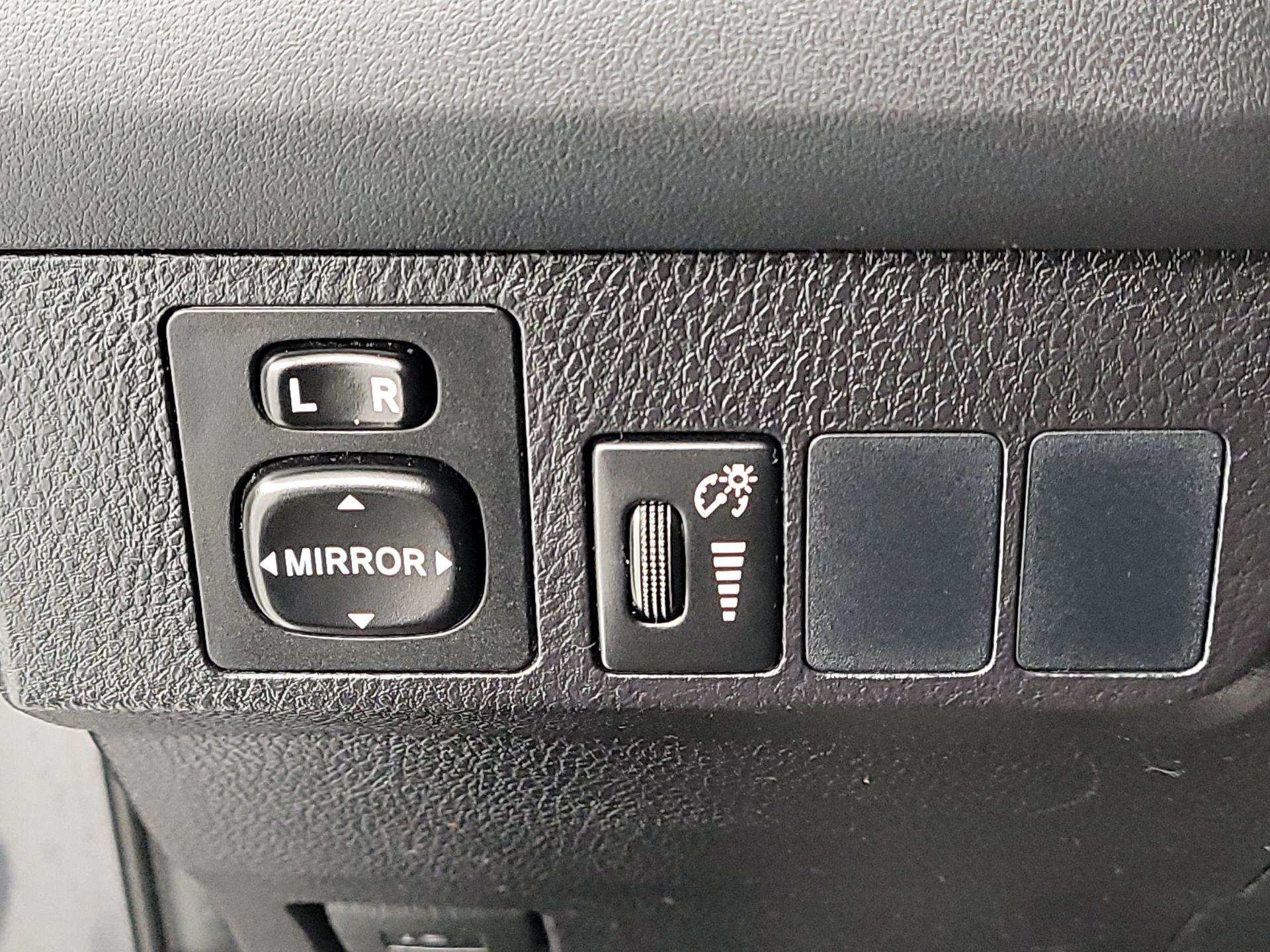 Thumbnail: 2016 Toyota RAV4 - 13