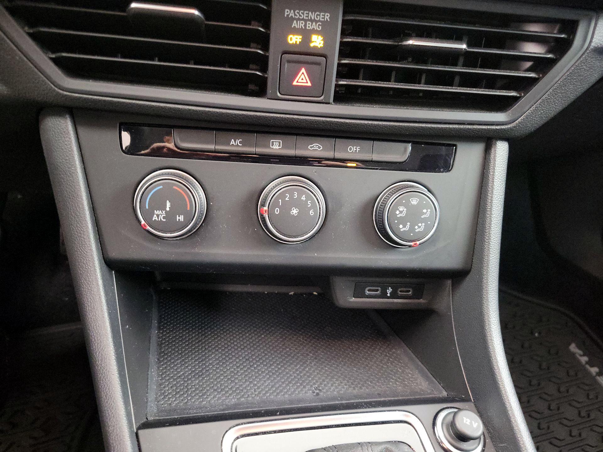 Thumbnail: 2021 Volkswagen Jetta - 16