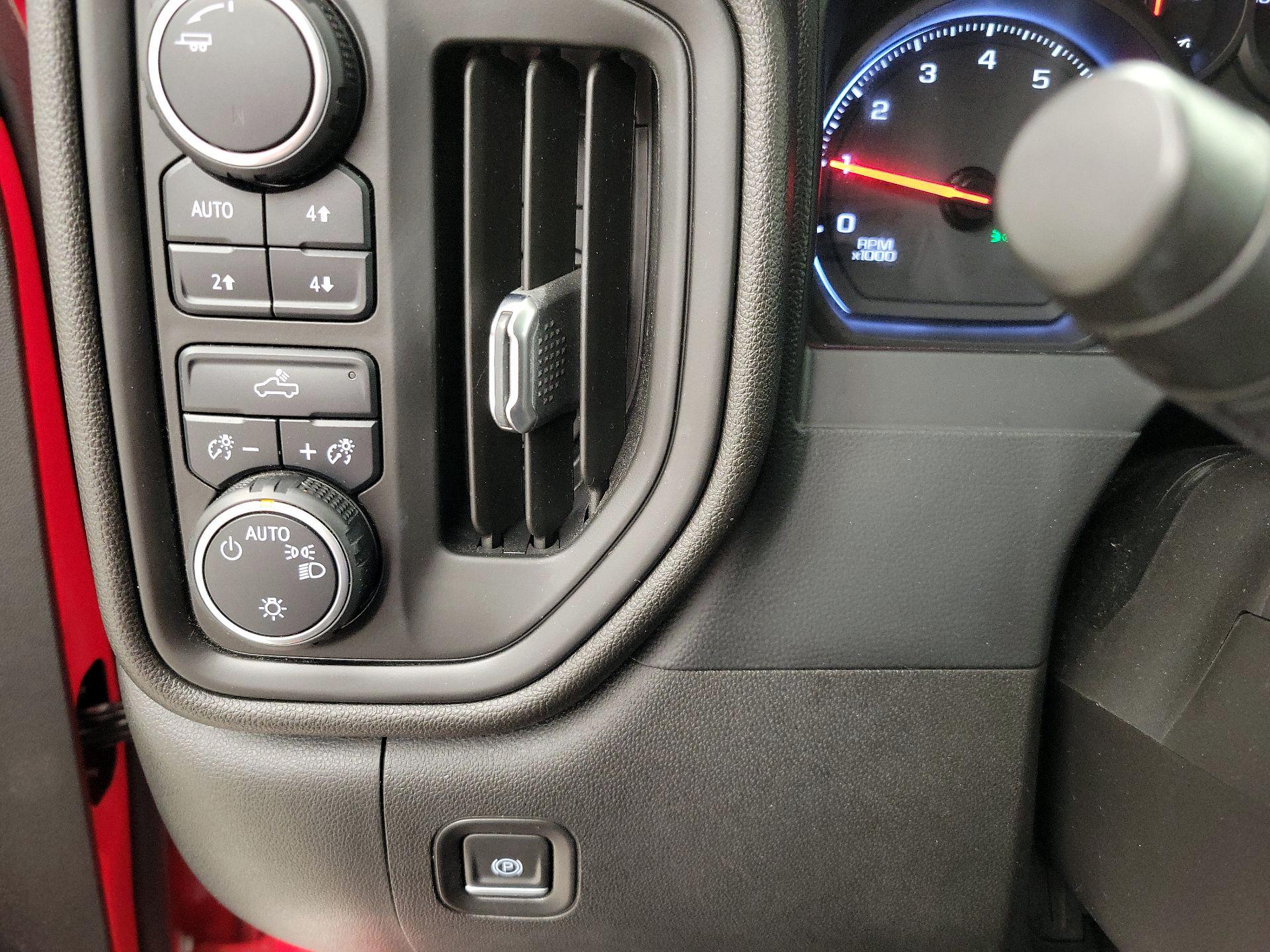 Thumbnail: 2021 Chevrolet Silverado 1500 - 13