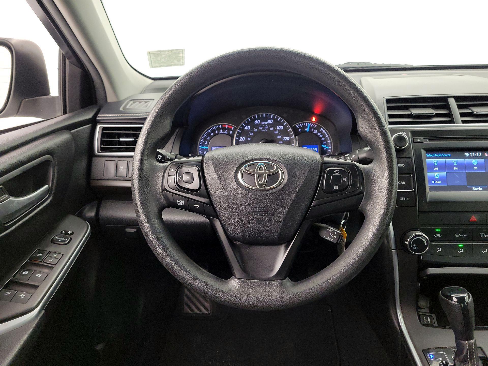 Thumbnail: 2015 Toyota Camry - 10