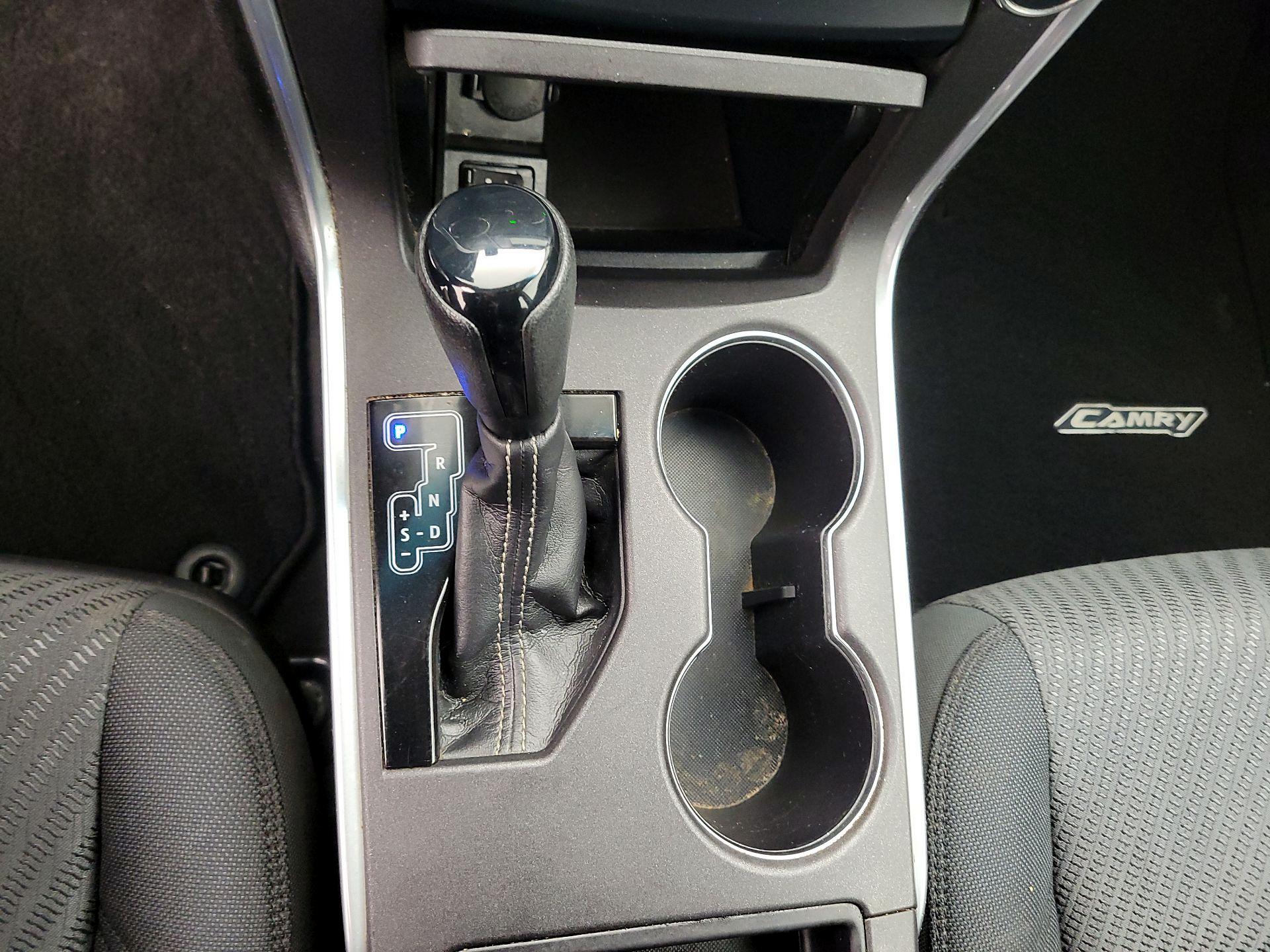 Thumbnail: 2015 Toyota Camry - 17