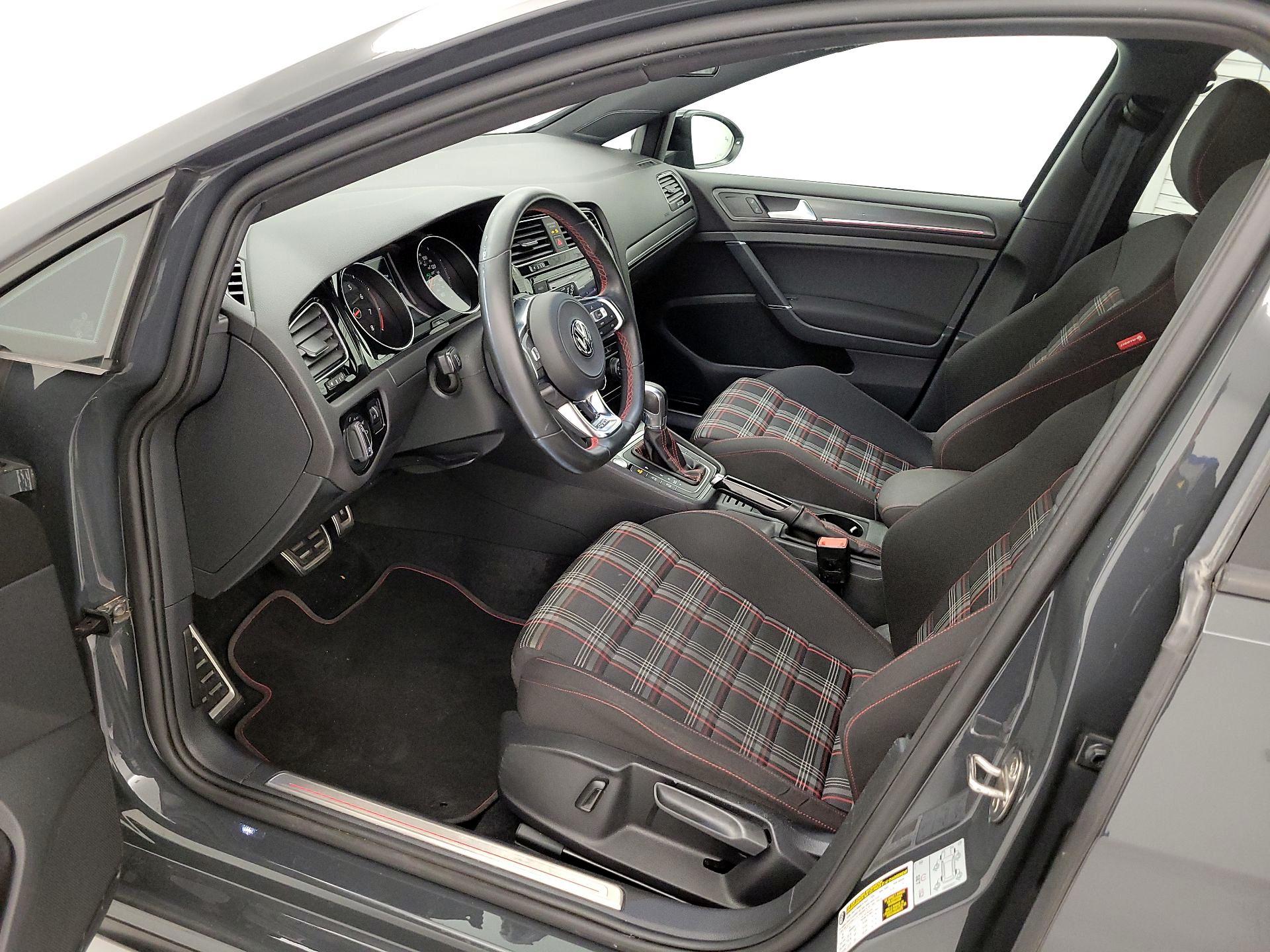 Thumbnail: 2019 Volkswagen Golf - 11