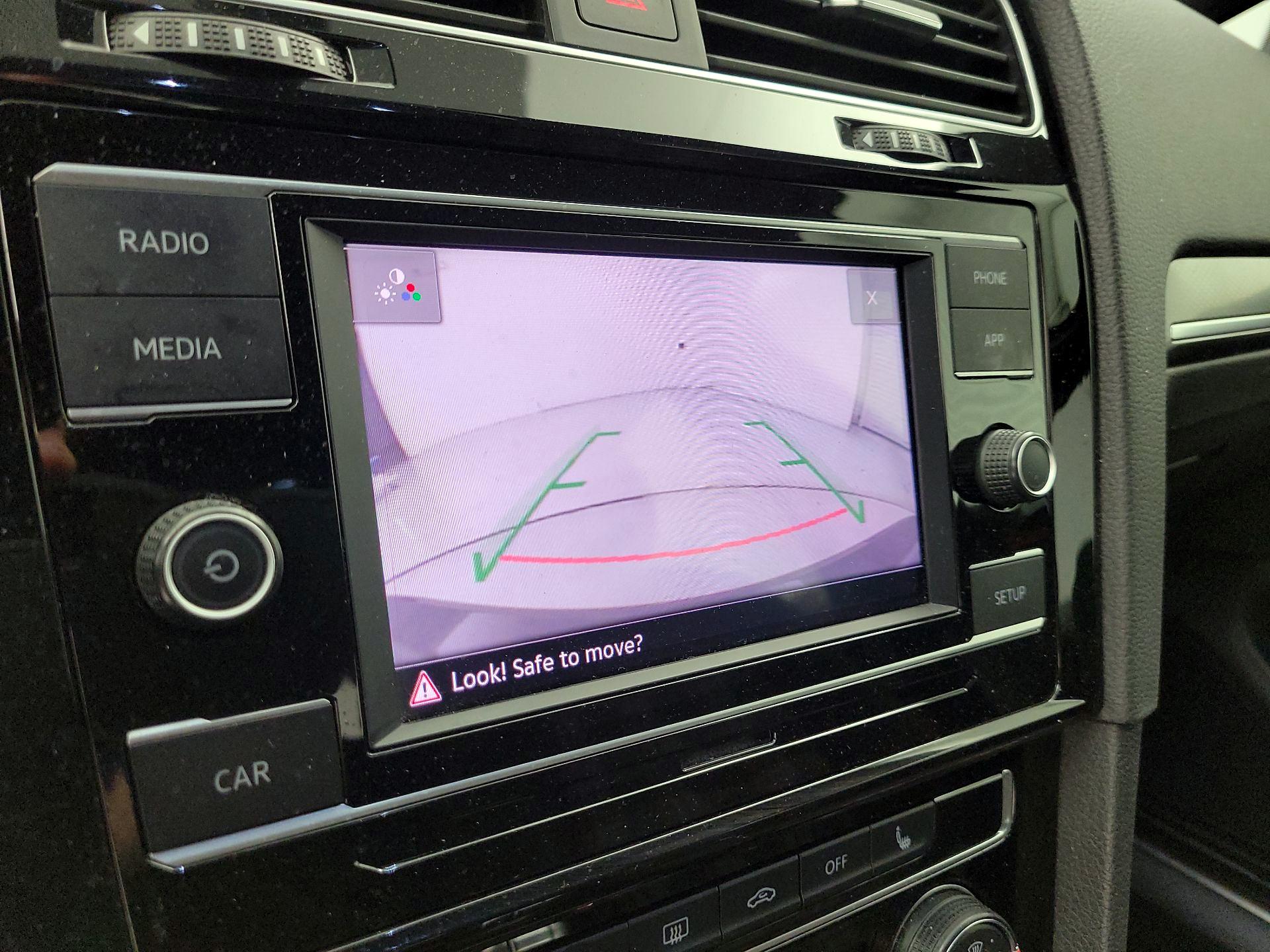 Thumbnail: 2019 Volkswagen Golf - 14