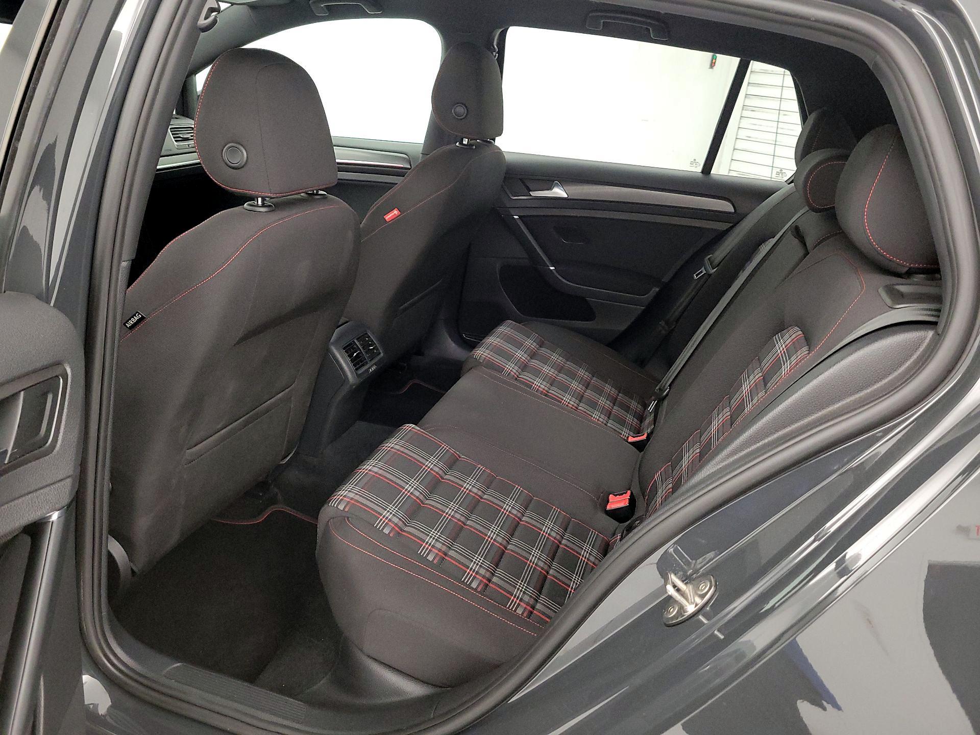 Thumbnail: 2019 Volkswagen Golf - 19