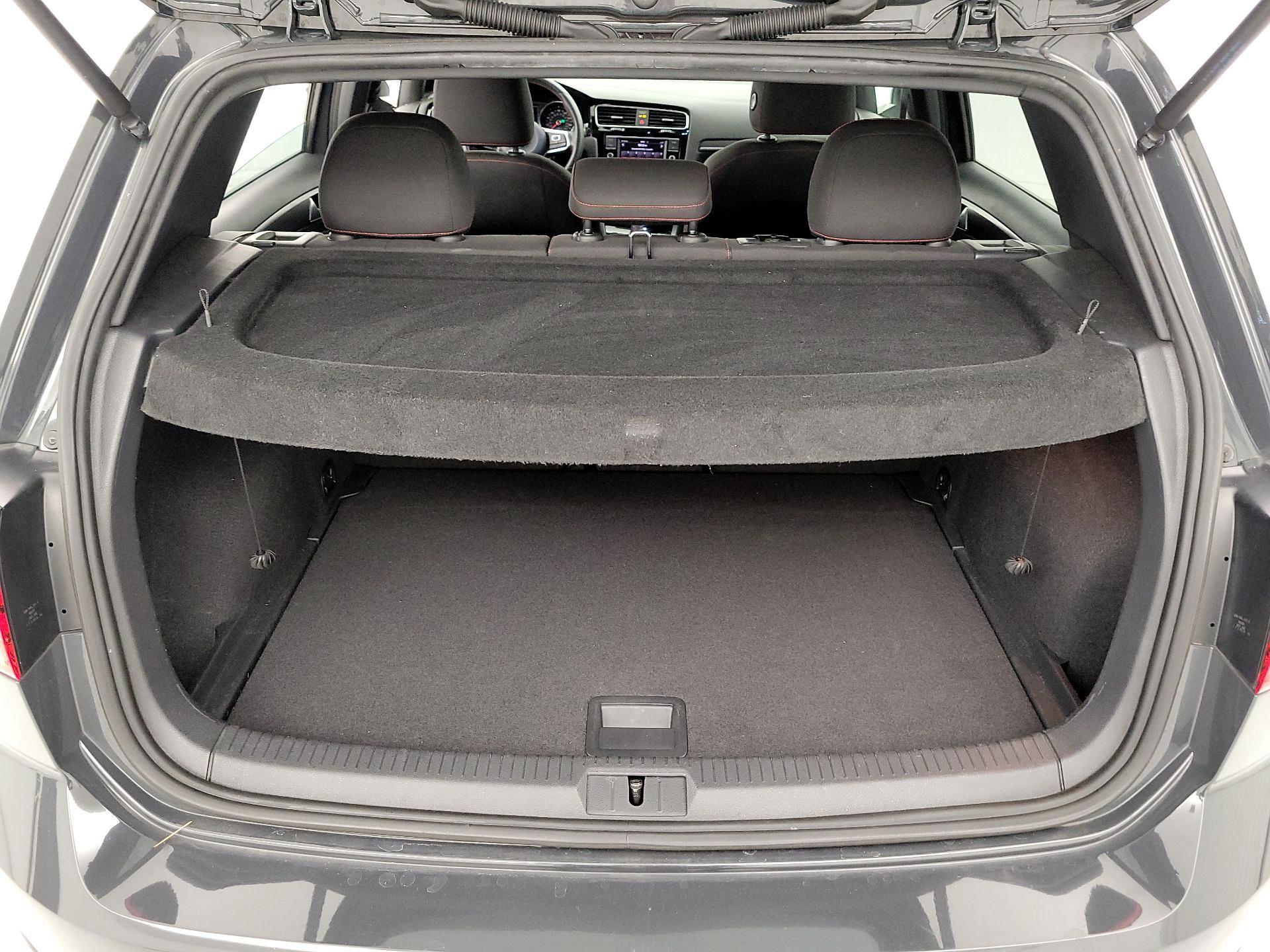 Thumbnail: 2019 Volkswagen Golf - 20