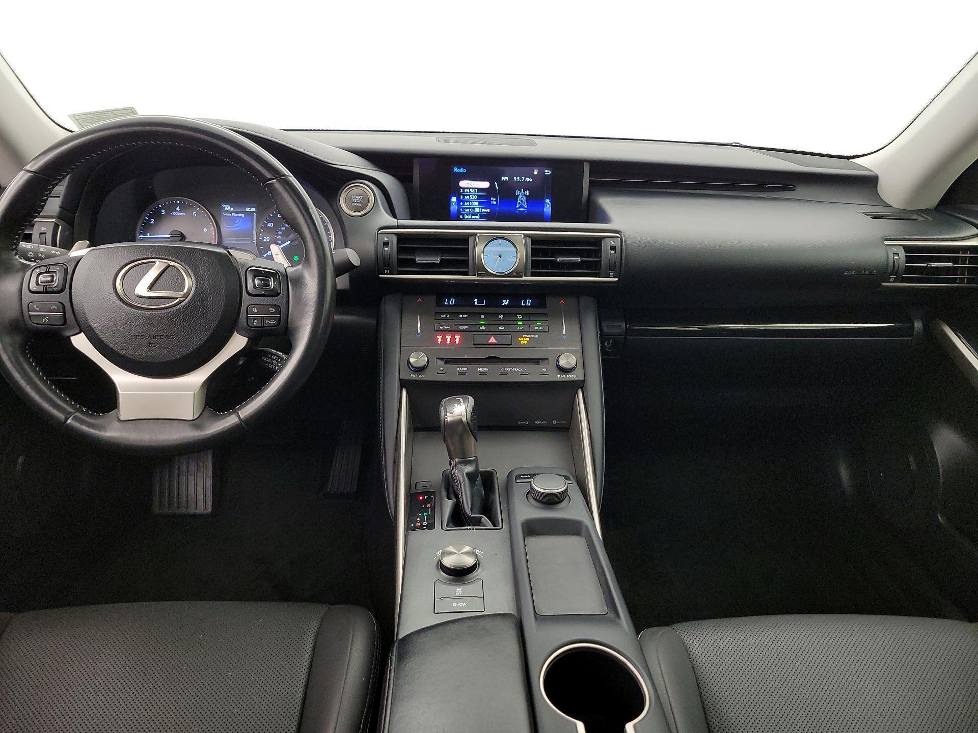 Thumbnail: 2019 Lexus IS - 9
