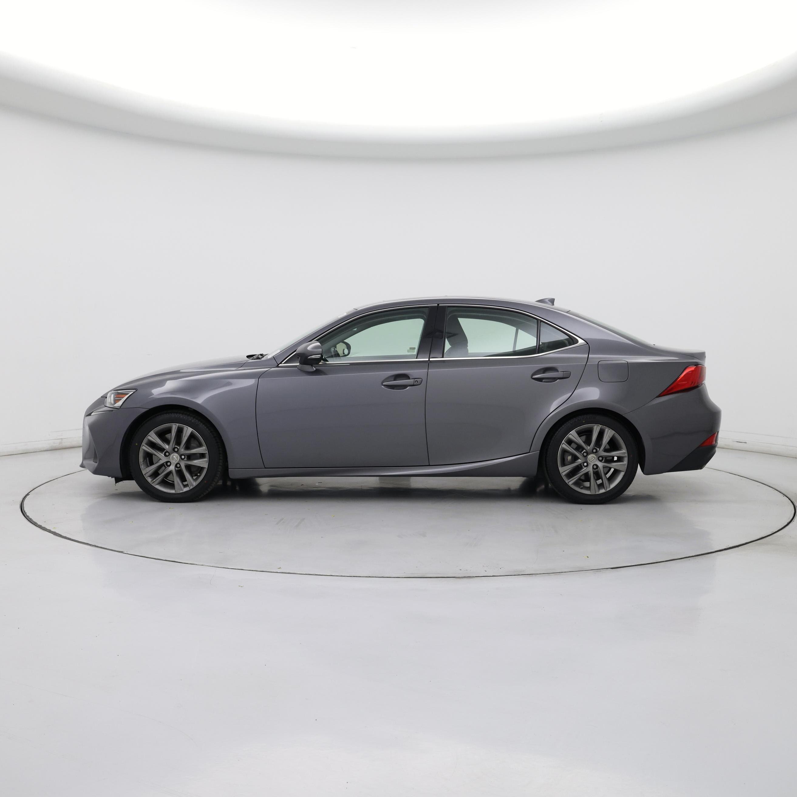 Thumbnail: 2019 Lexus IS - 3