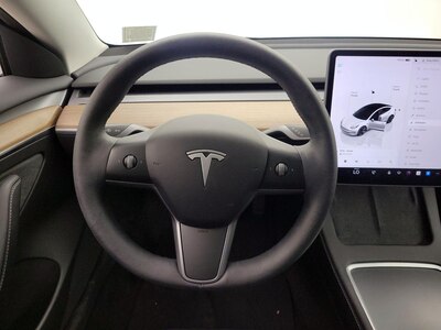 Steering Wheel & Instrument Cluster (On)