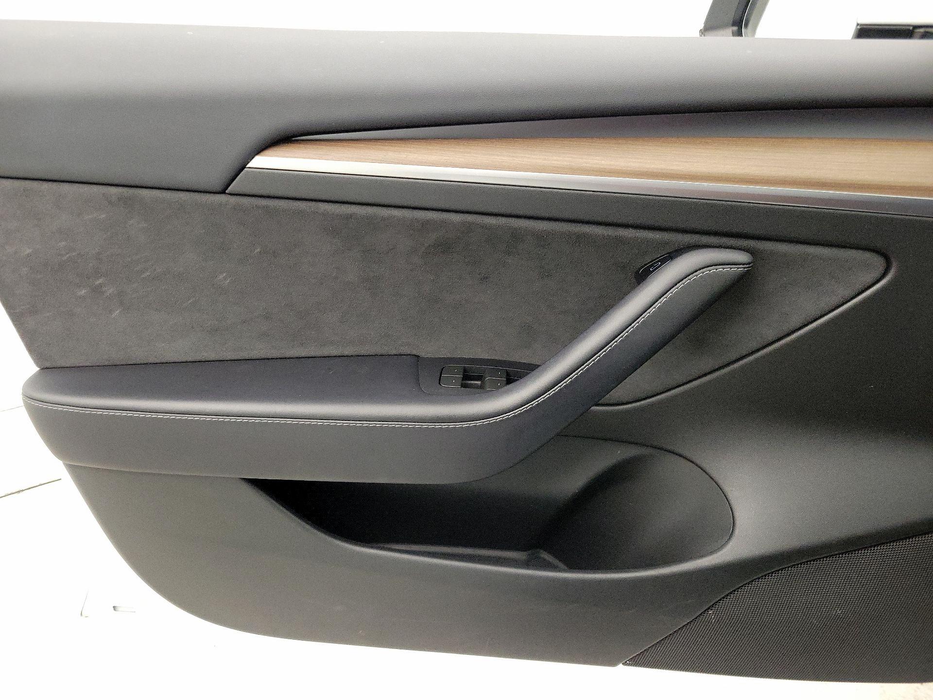 Thumbnail: 2023 Tesla Model 3 - 12