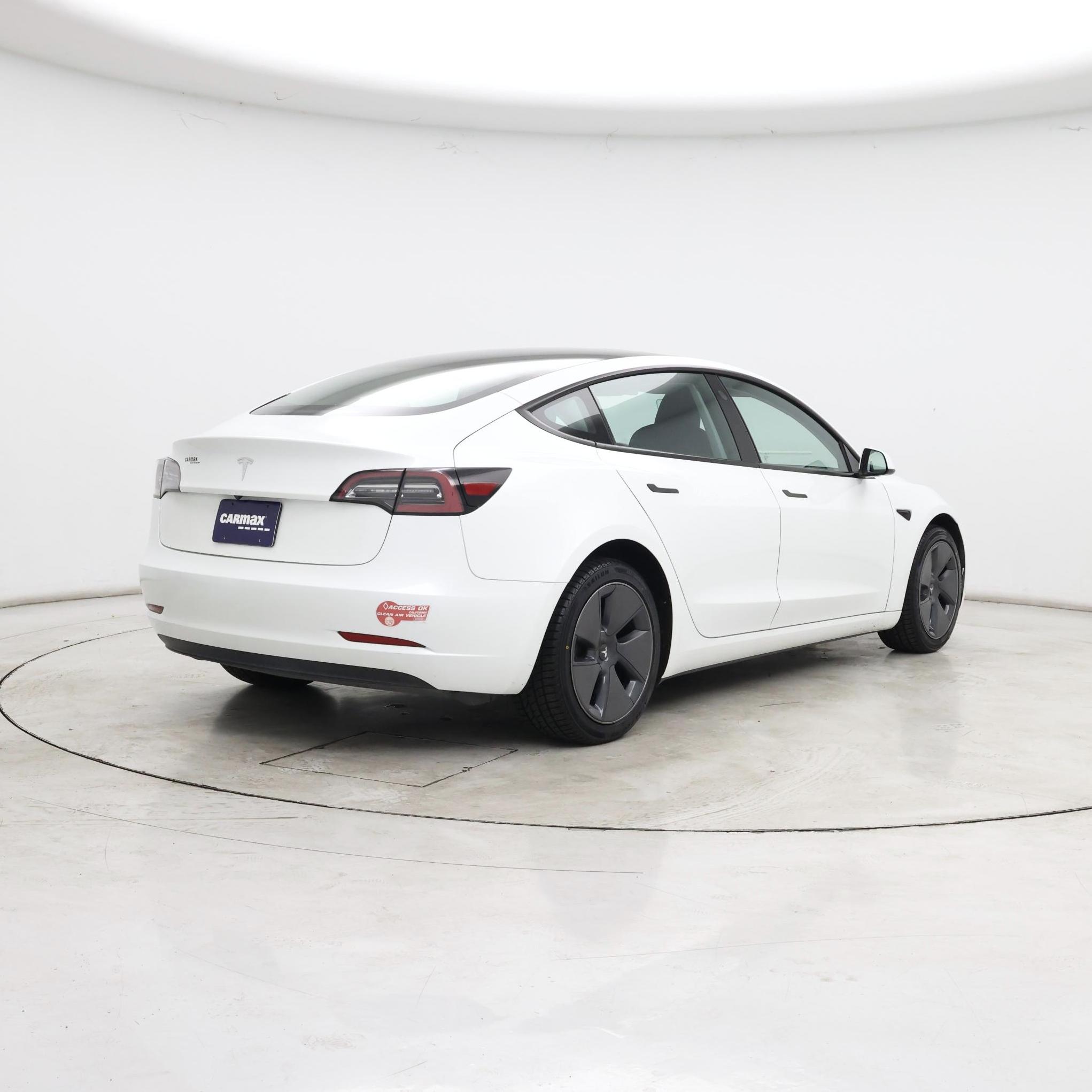 Thumbnail: 2023 Tesla Model 3 - 8