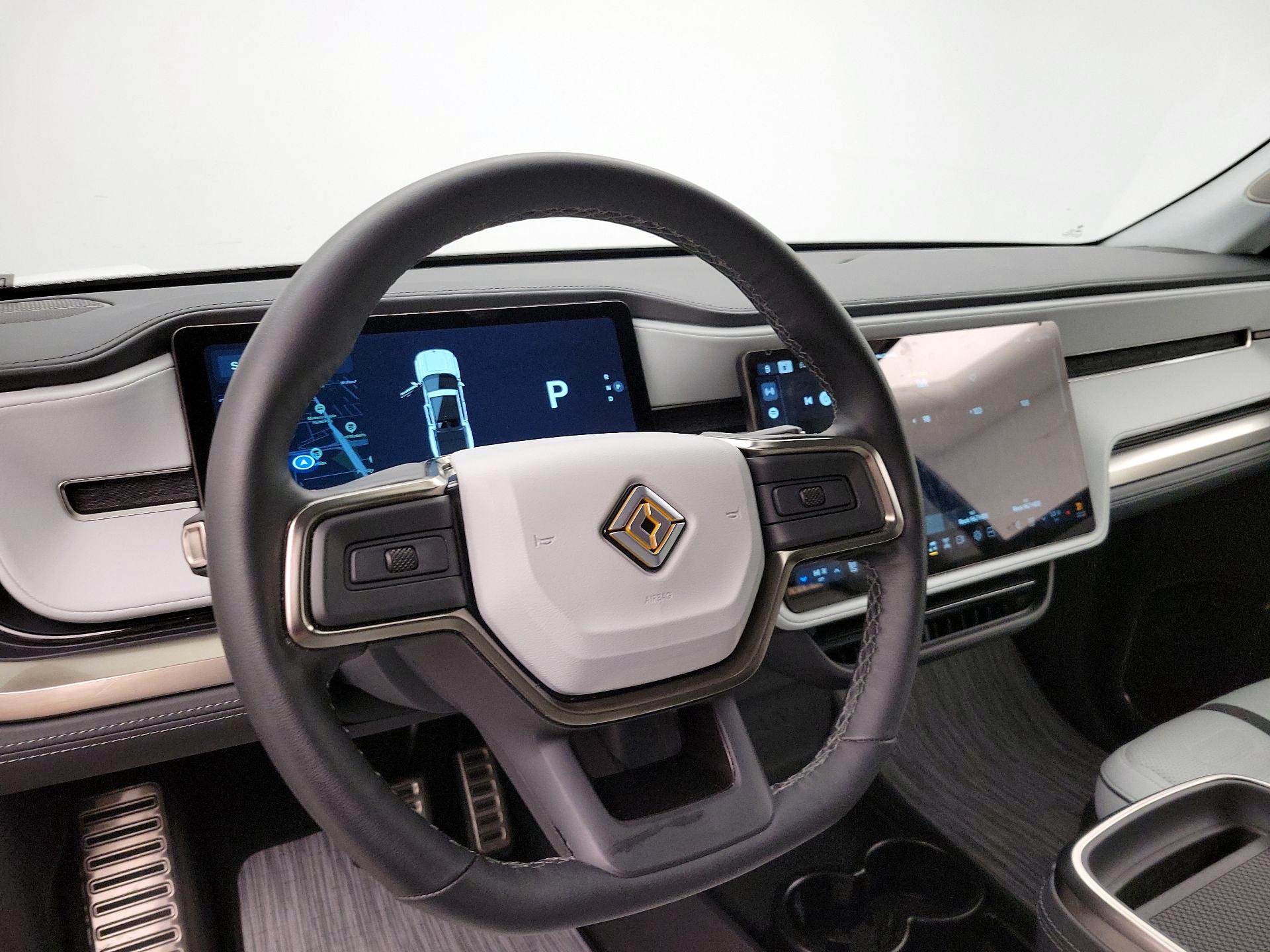 Thumbnail: 2023 Rivian R1T - 10