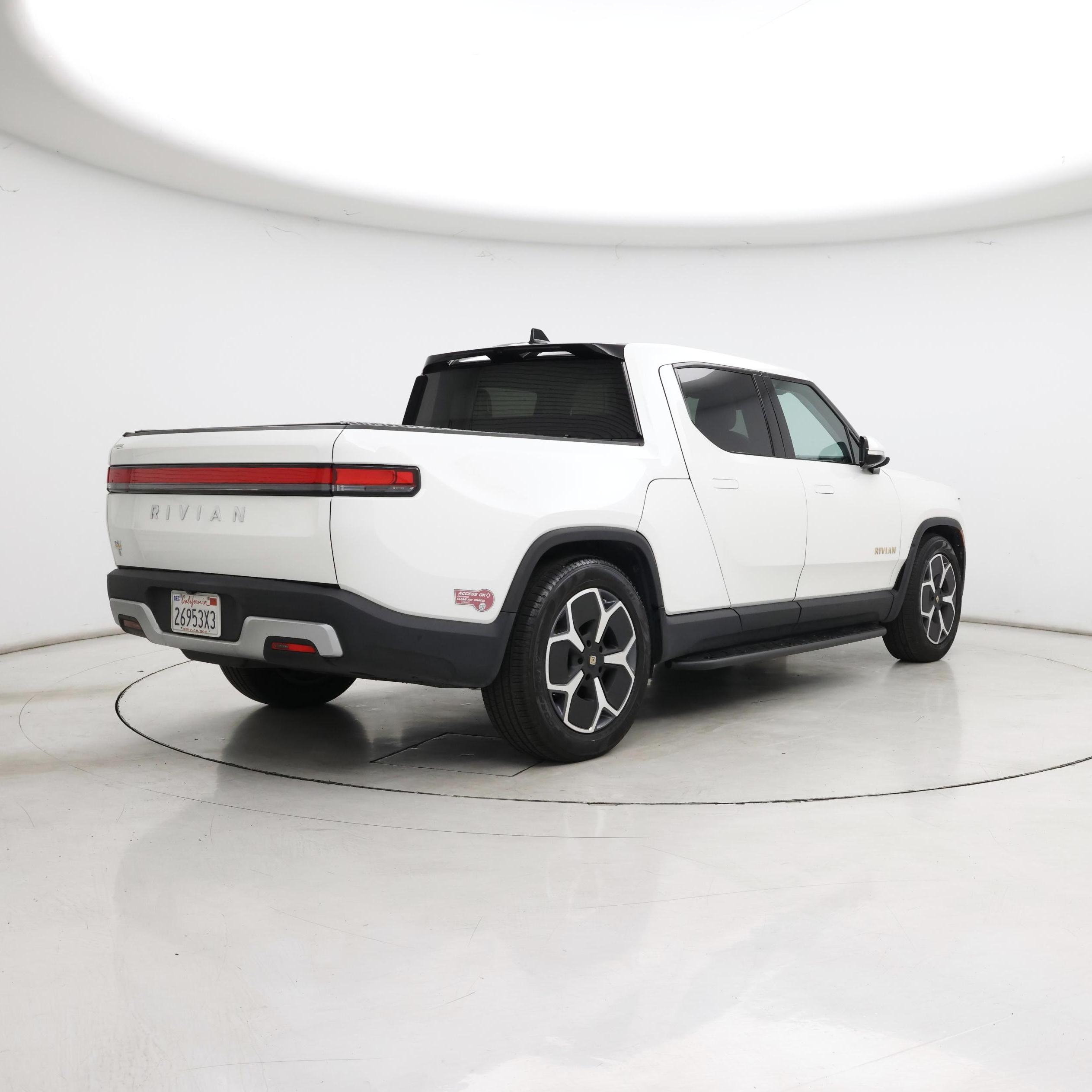 Thumbnail: 2023 Rivian R1T - 8