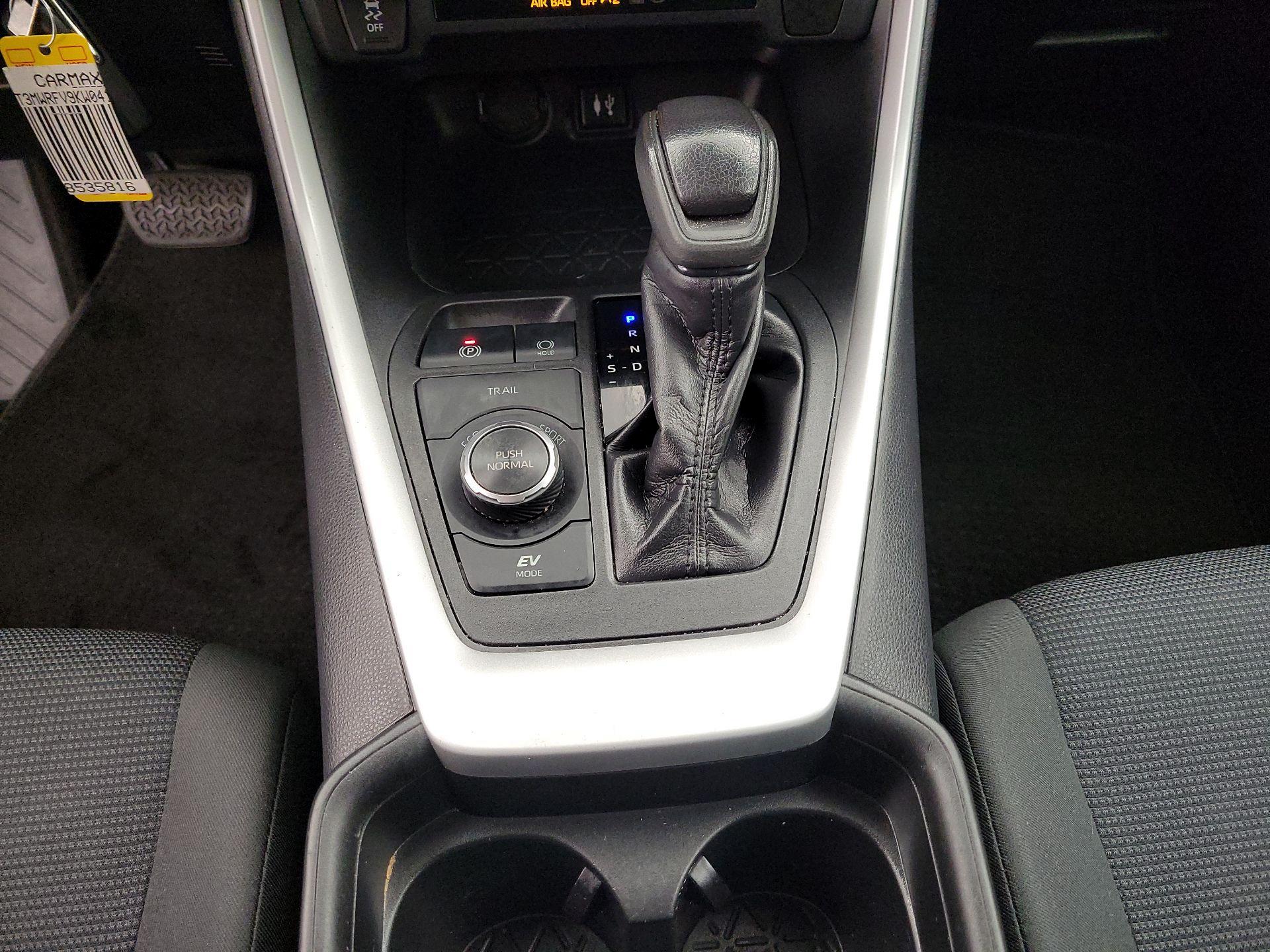 Thumbnail: 2019 Toyota RAV4 - 17