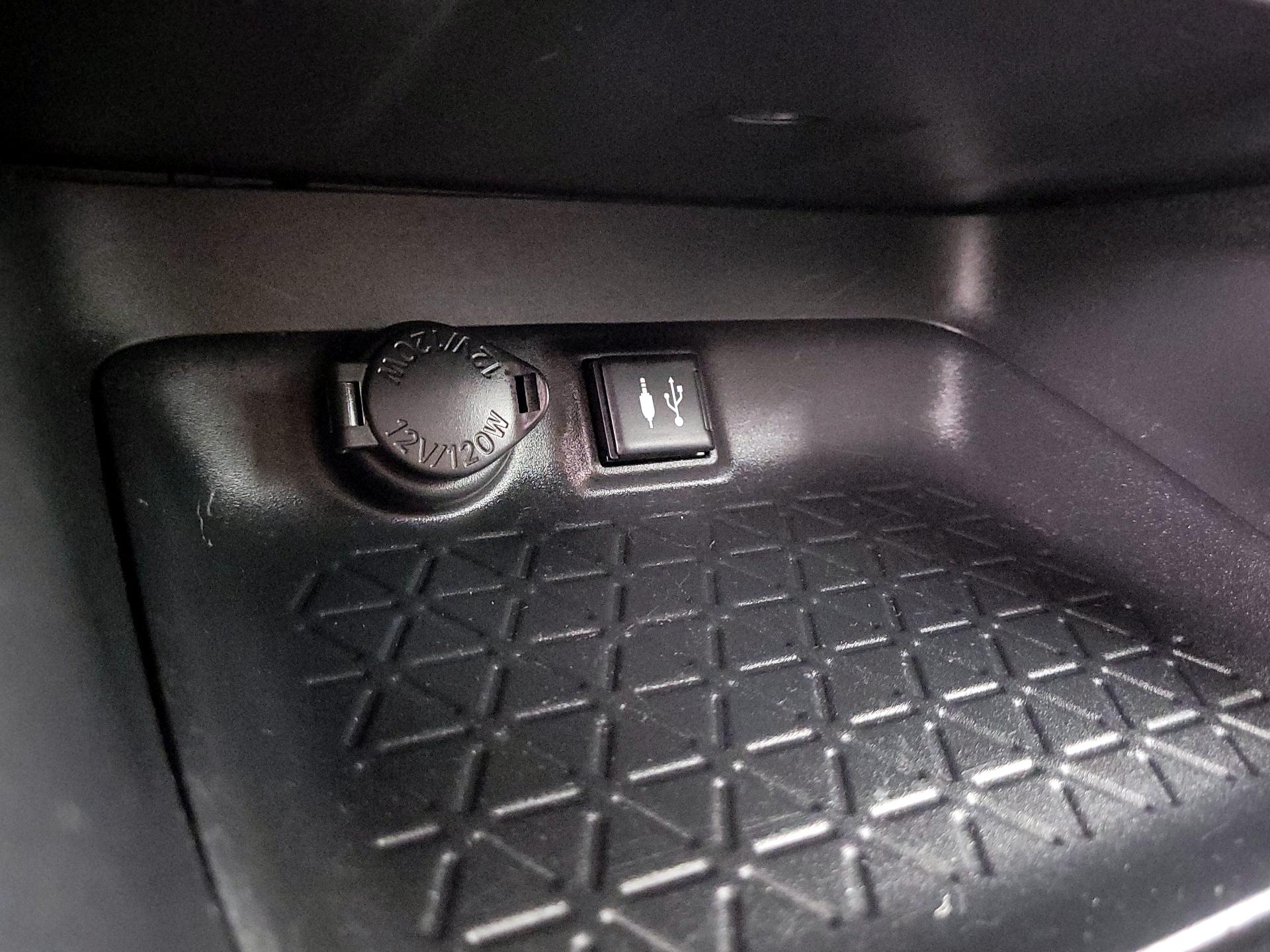 Thumbnail: 2019 Toyota RAV4 - 18