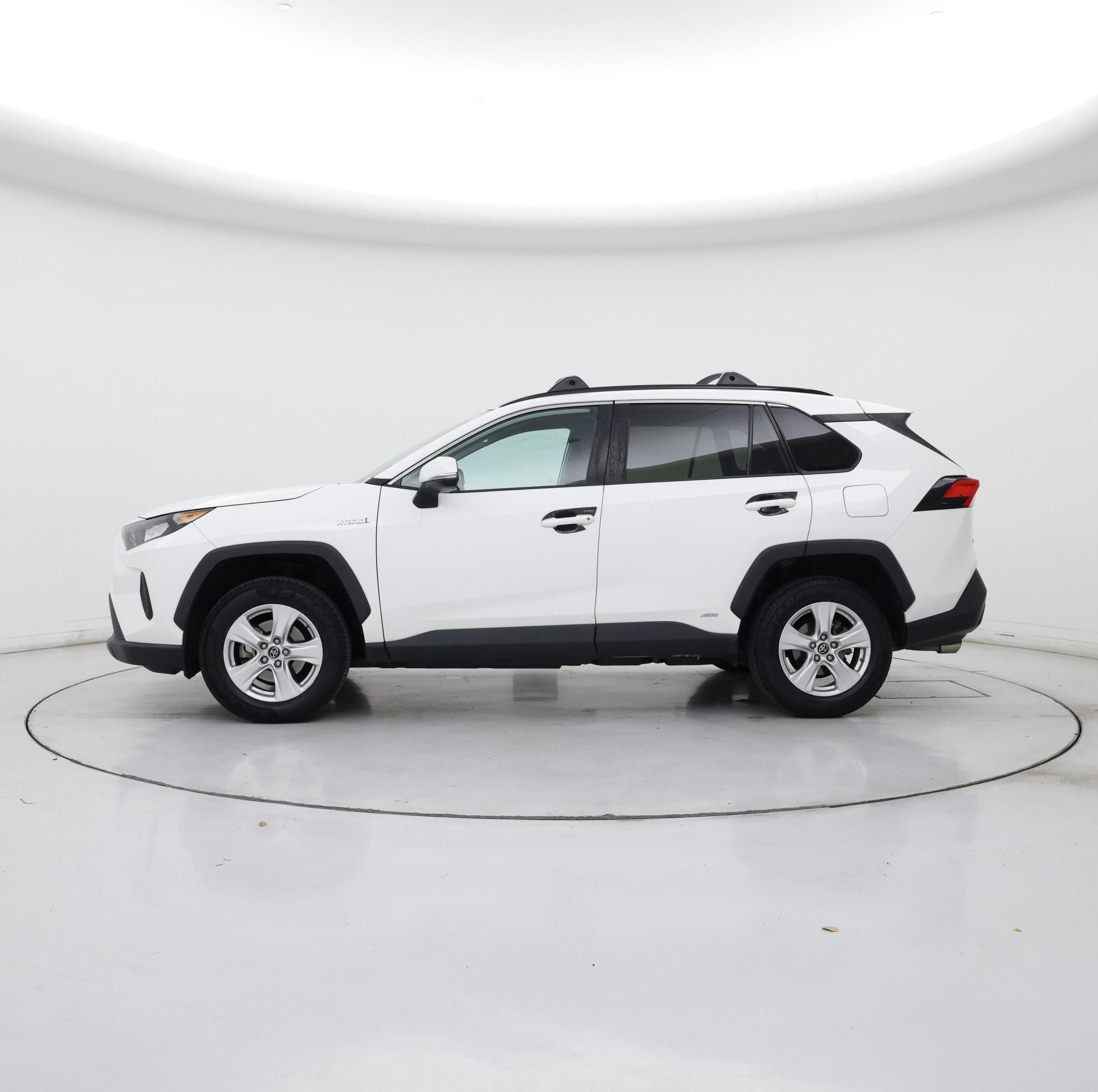 Thumbnail: 2019 Toyota RAV4 - 3