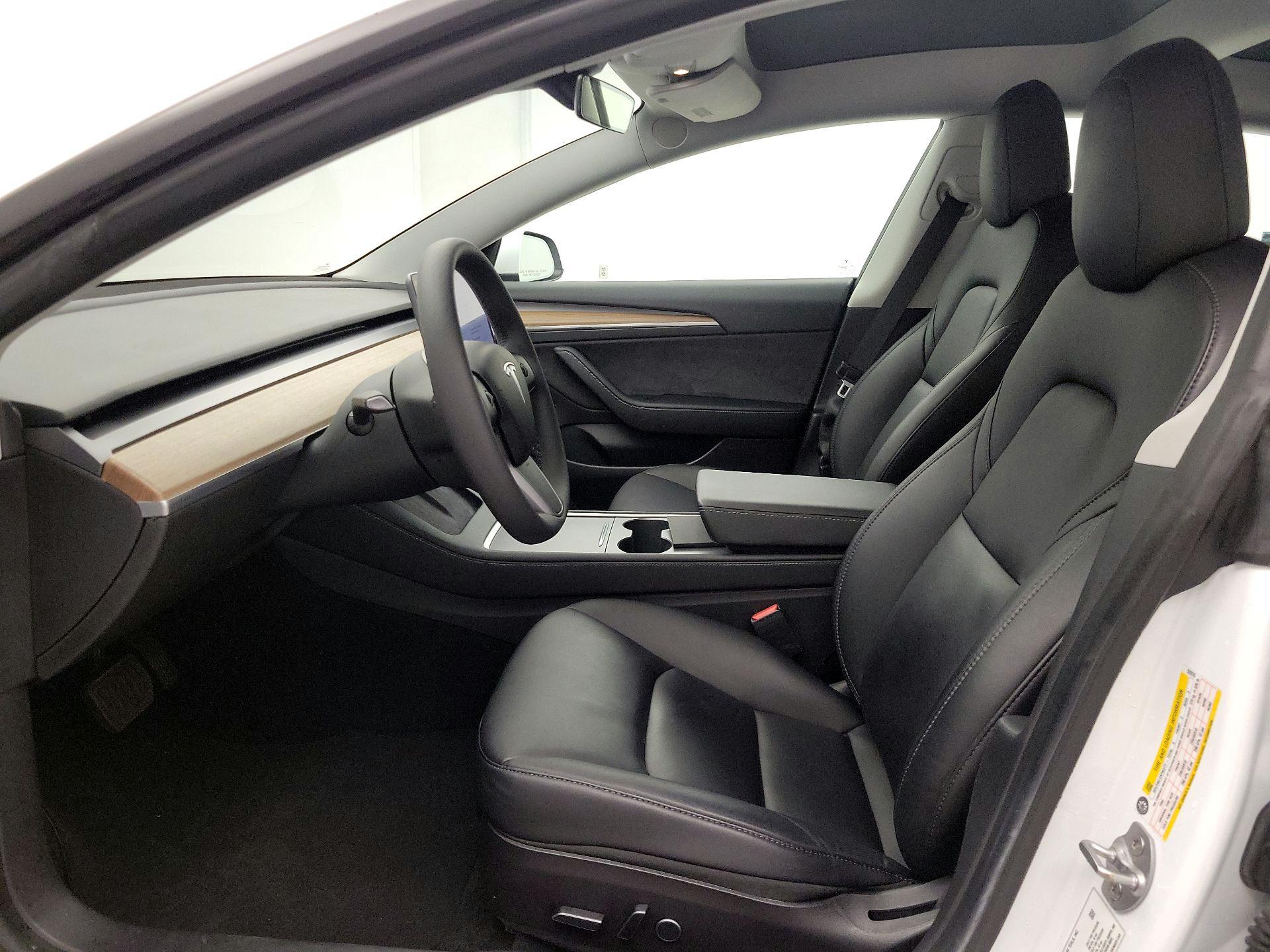 Thumbnail: 2021 Tesla Model 3 - 11