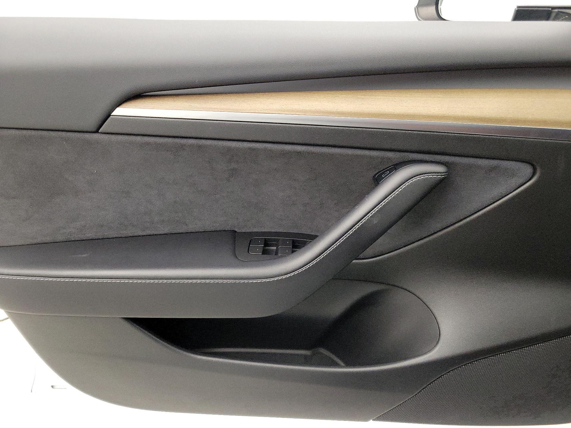 Thumbnail: 2021 Tesla Model 3 - 12