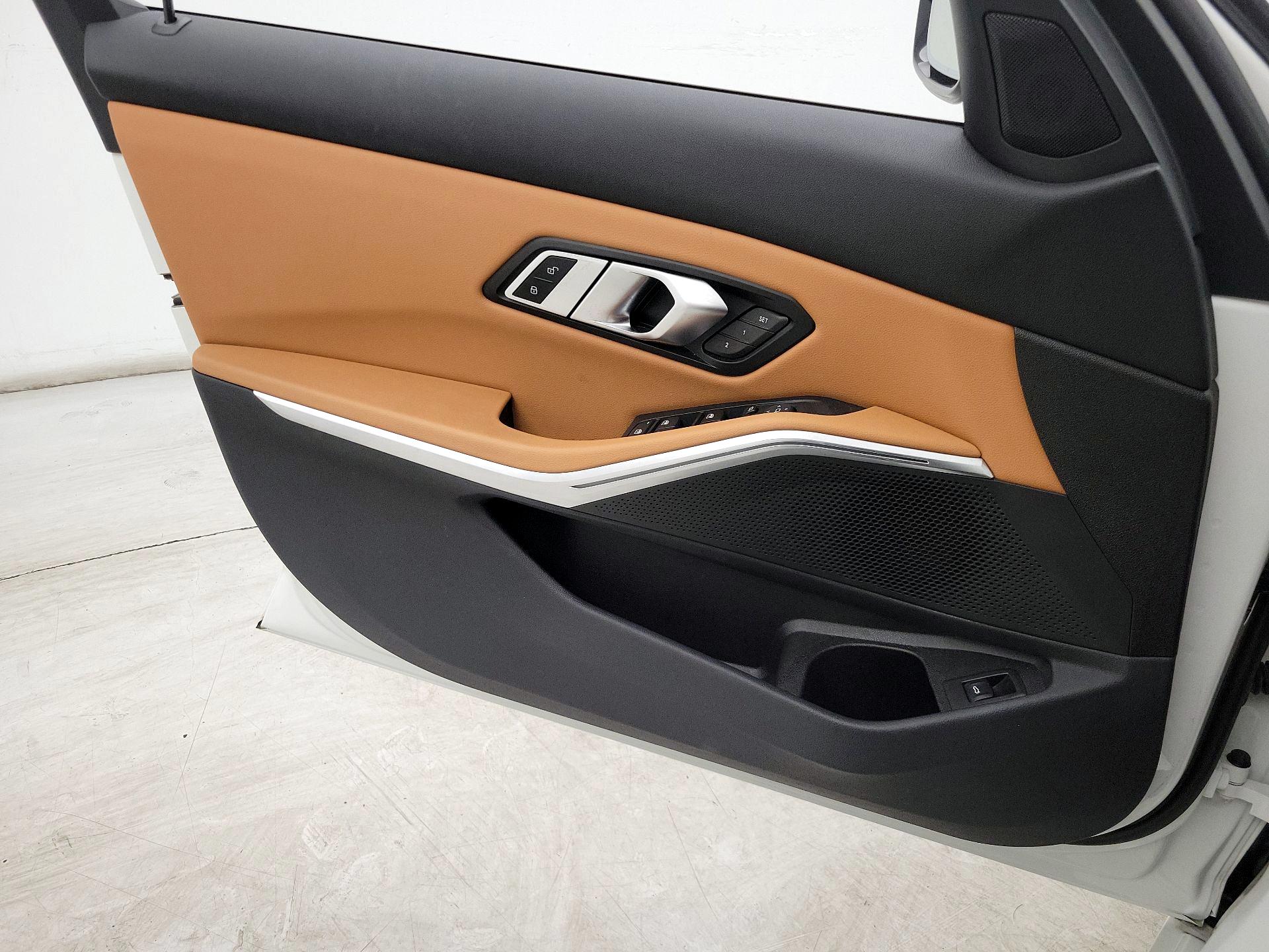 Thumbnail: 2022 BMW 3 Series - 12