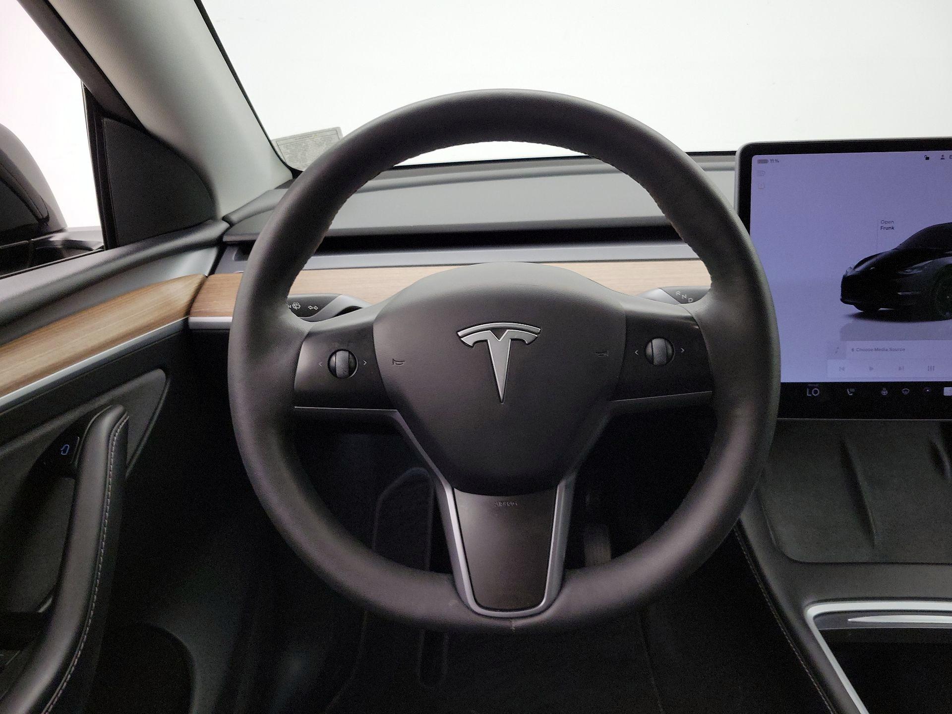 Thumbnail: 2023 Tesla Model Y - 10