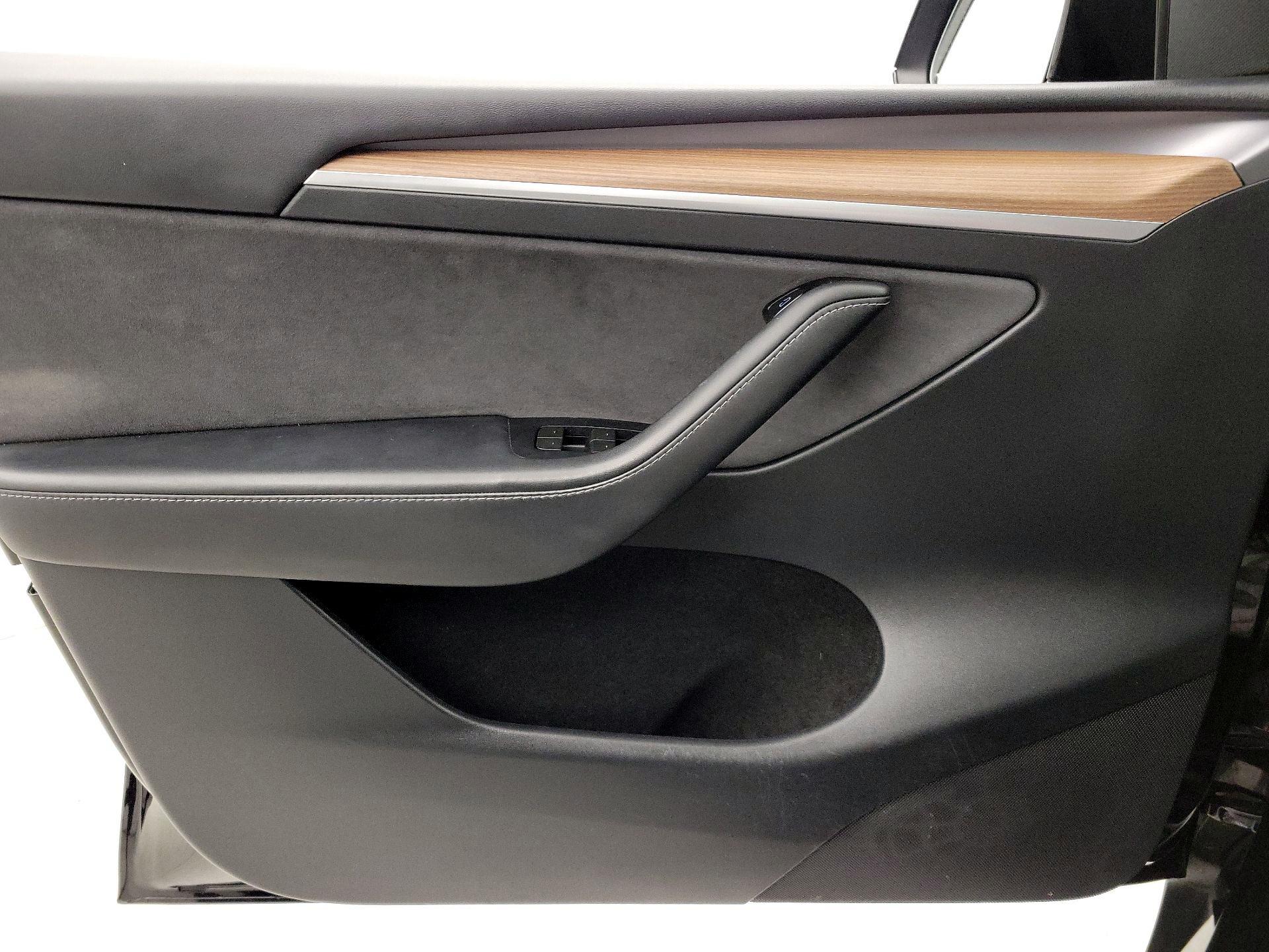 Thumbnail: 2023 Tesla Model Y - 12