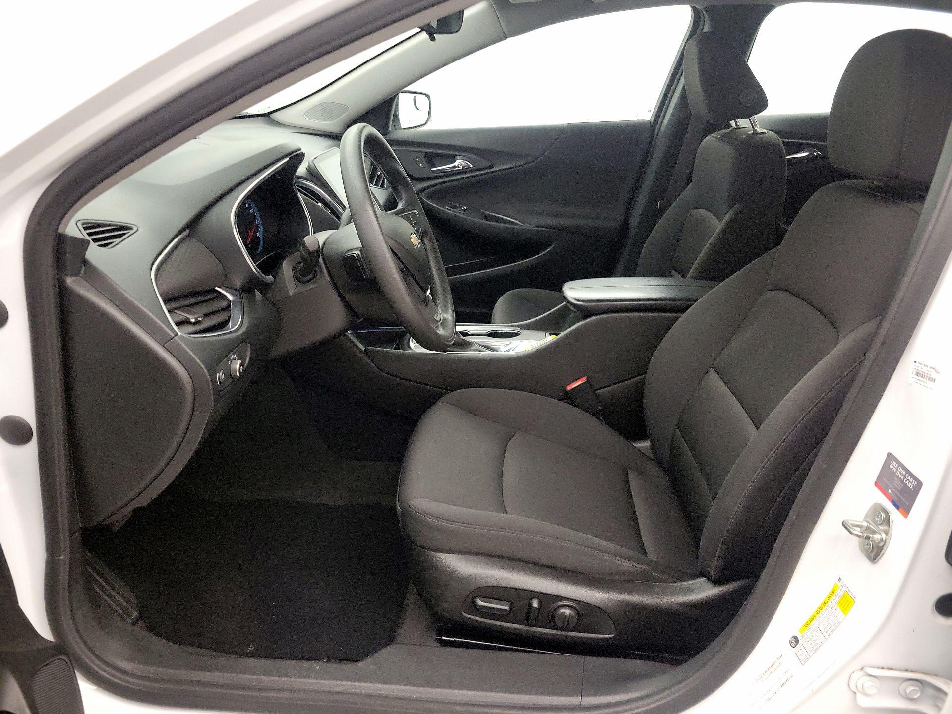 Thumbnail: 2021 Chevrolet Malibu - 11