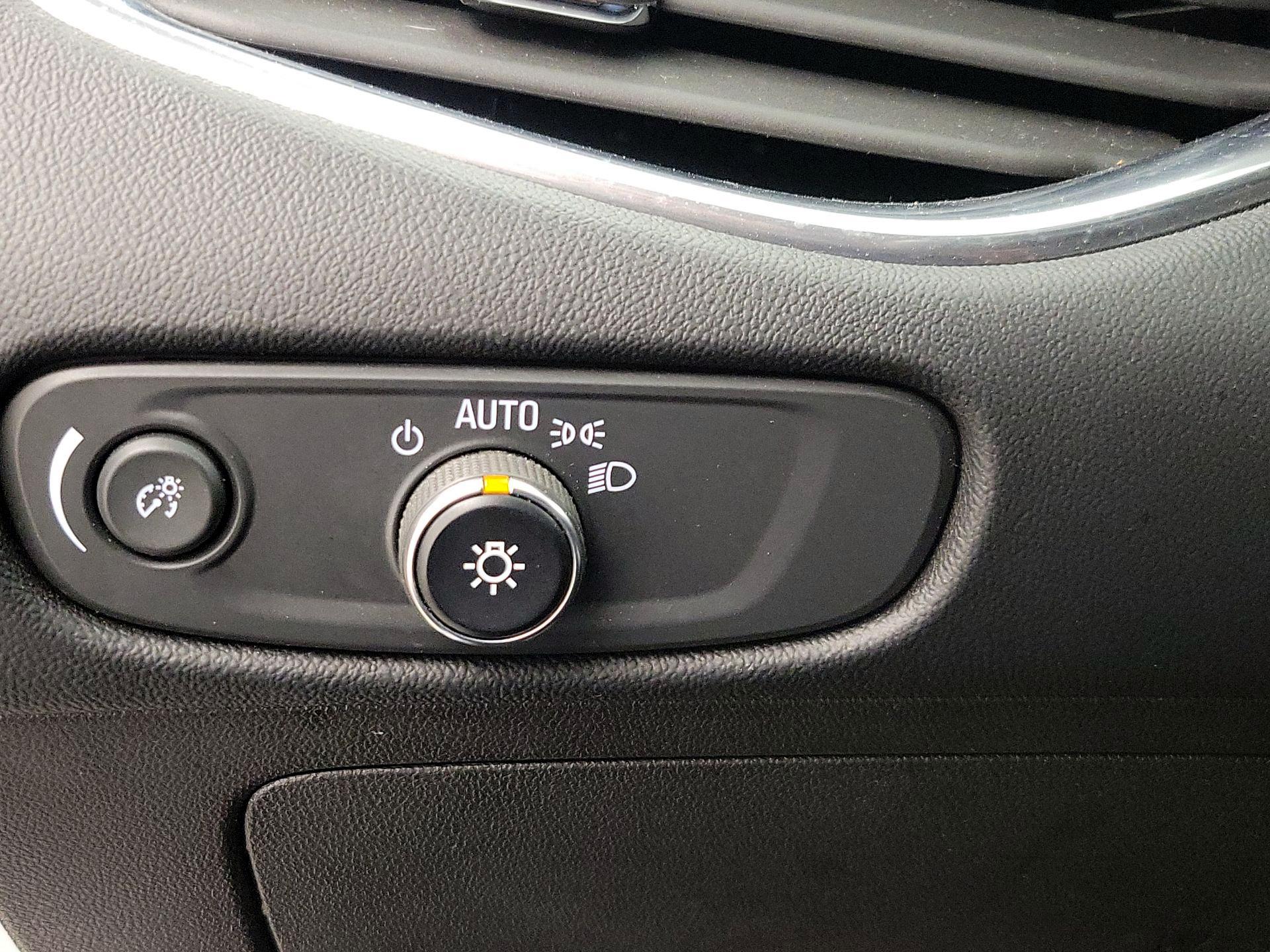 Thumbnail: 2021 Chevrolet Malibu - 13