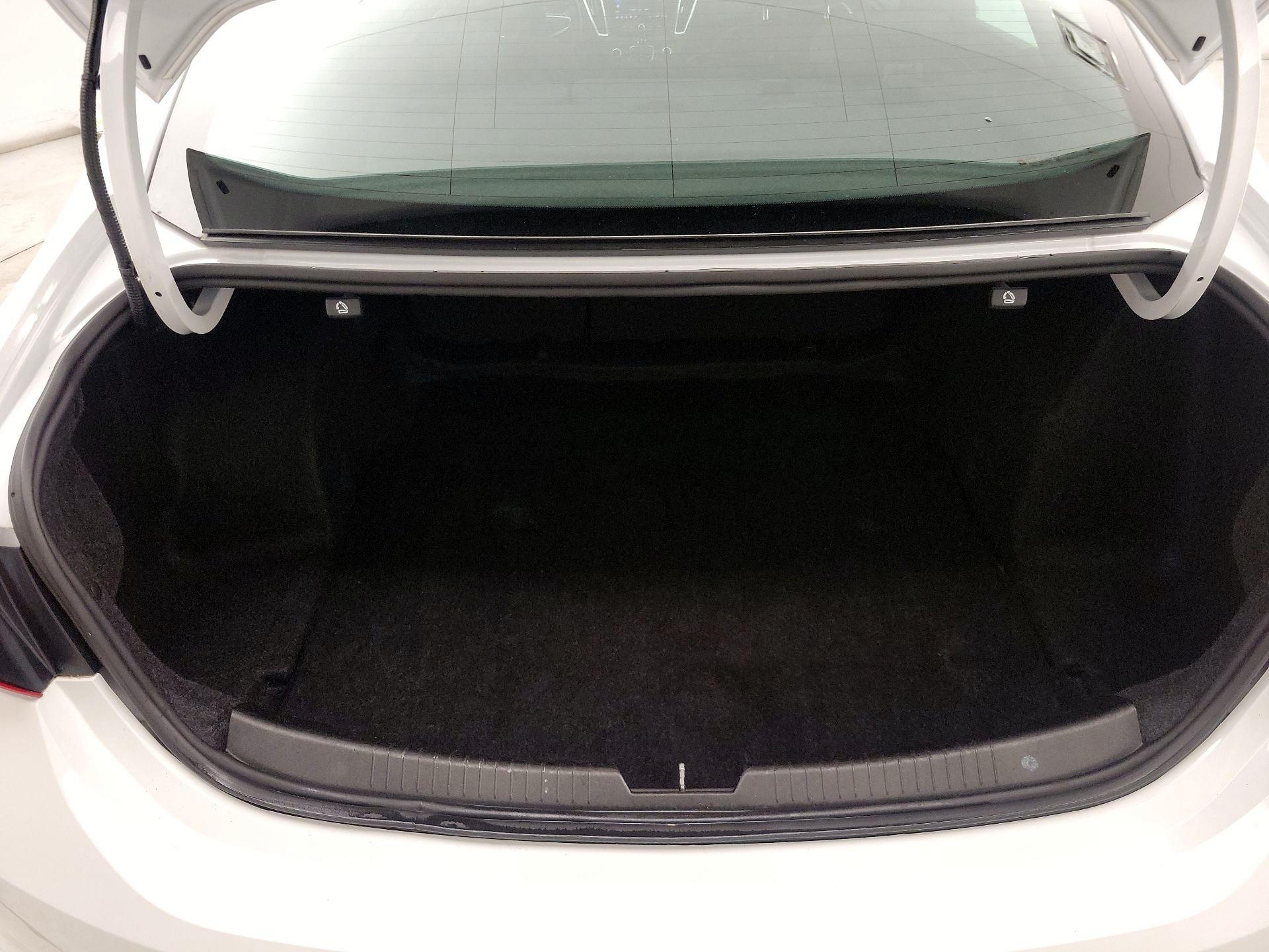 Thumbnail: 2021 Chevrolet Malibu - 20