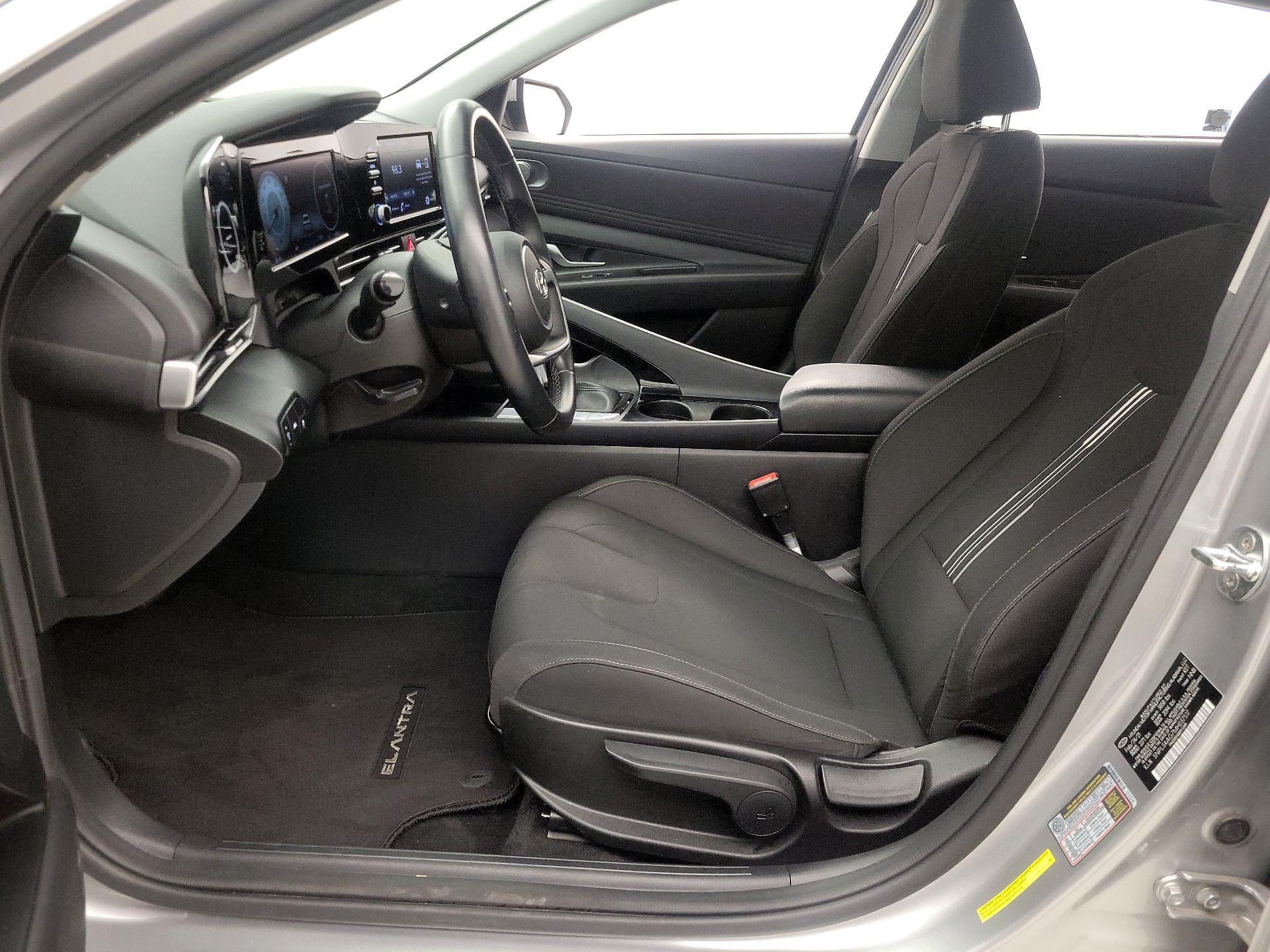 Thumbnail: 2021 Hyundai Elantra - 11